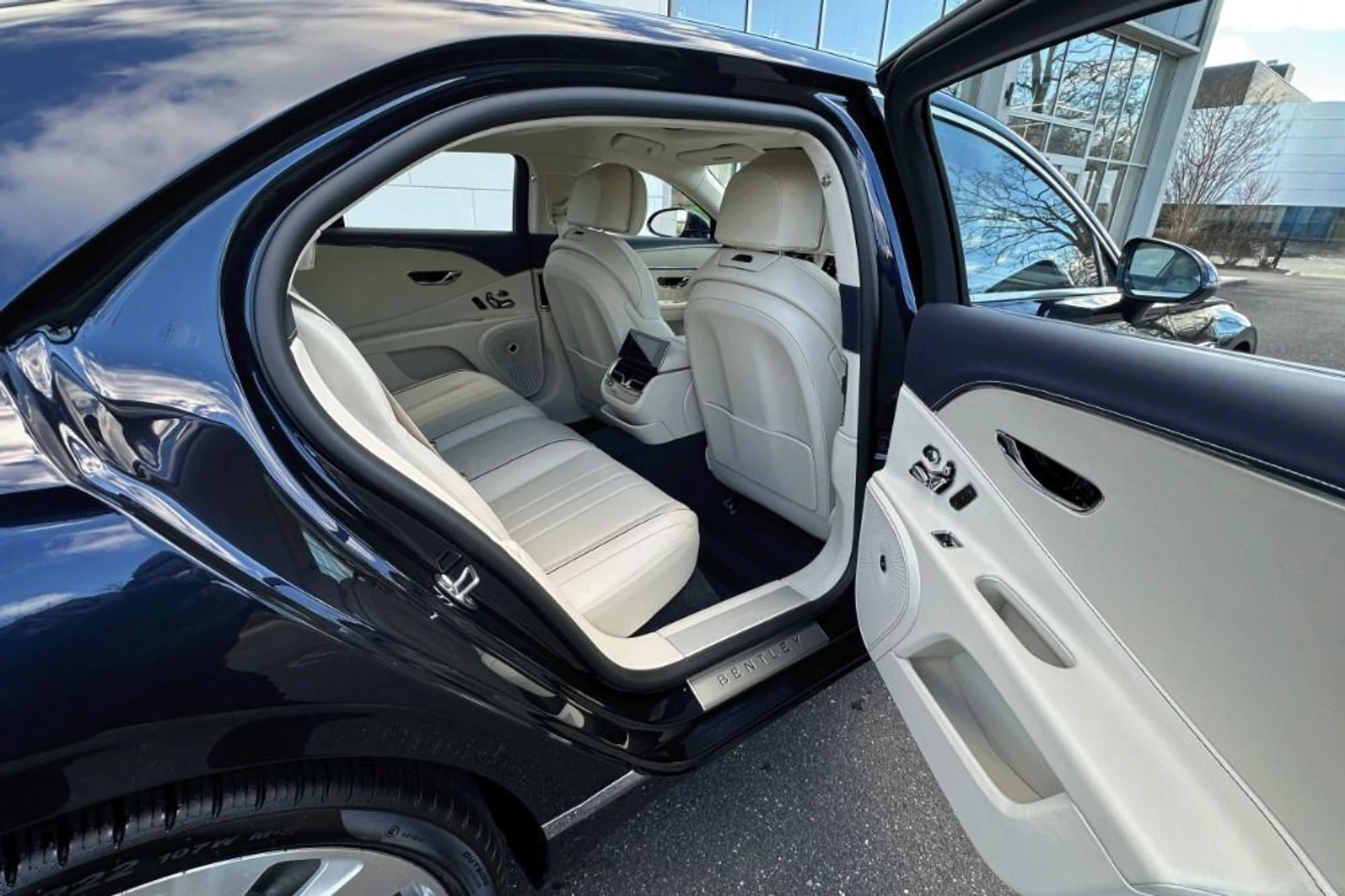 mph016_1464216206_New_2026_Bentley_Flying_Spur_1765792649_706e4a5e4b