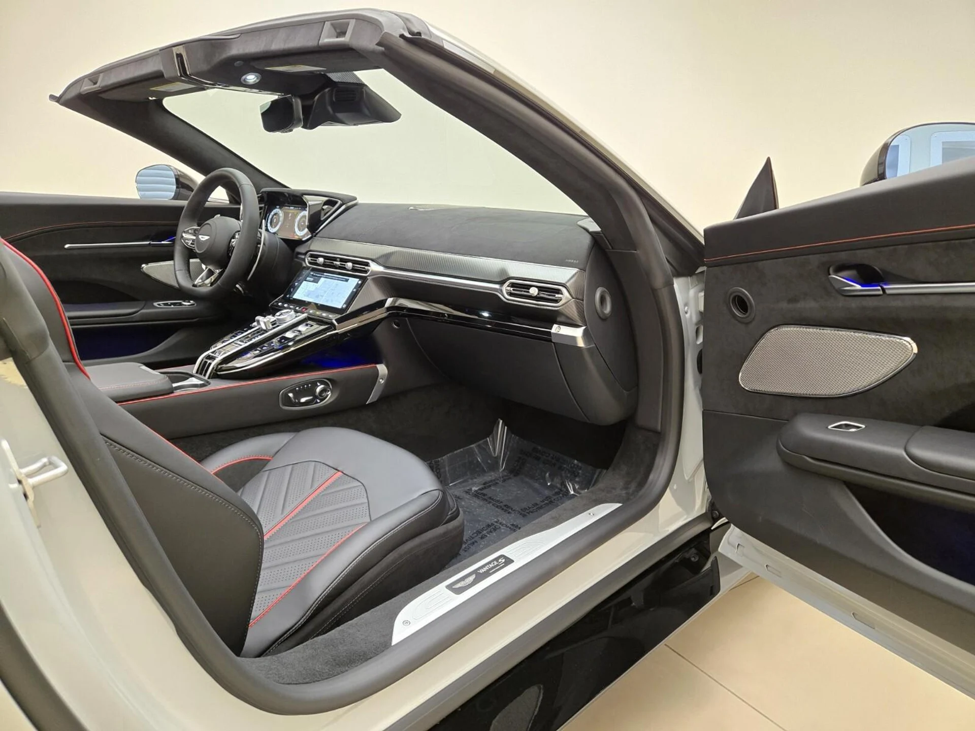 mph016_1465411415_New_2026_Aston_Martin_Vantage_1768889961_bf9f868364