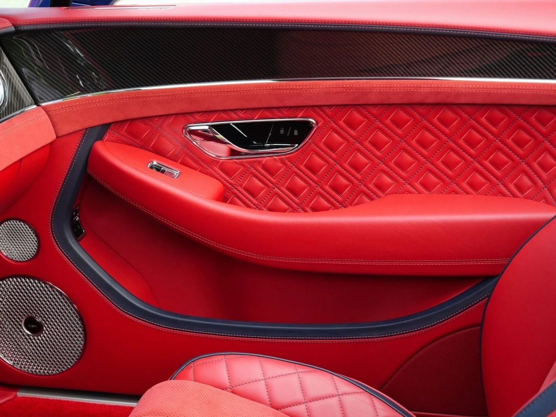 mph016_147047295_1c90ce24d1e5b48bf2951413584c85eex_fccda85bfc