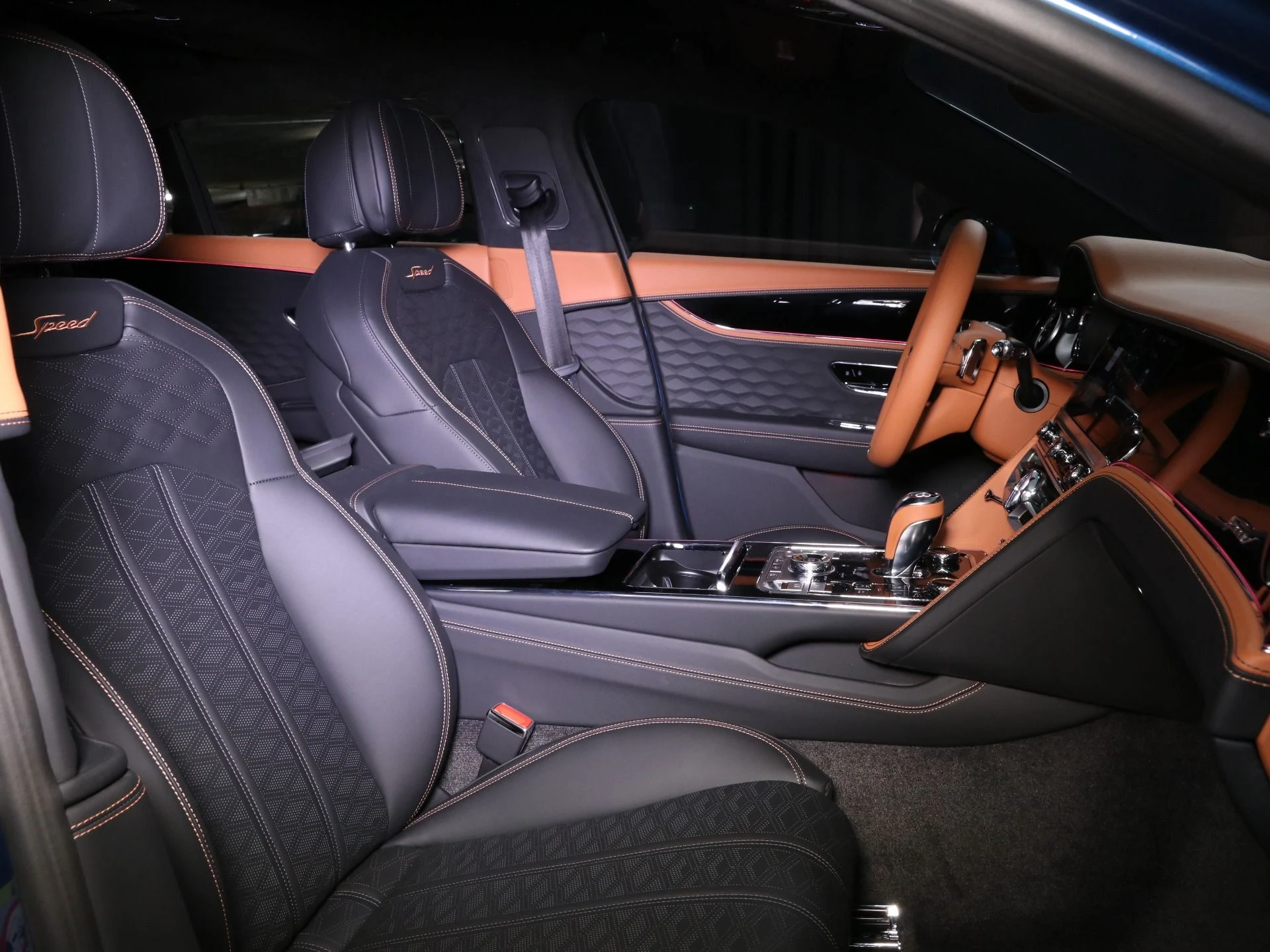 mph016_1476709109_New_2025_Bentley_Flying_Spur_Speed_1756801667_c44f50c7bb