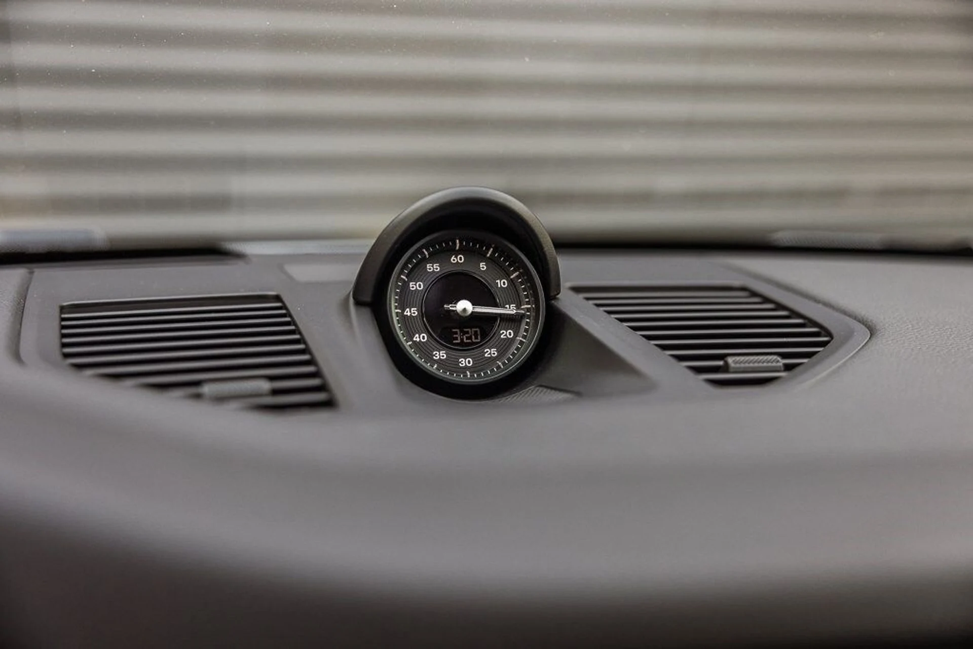 mph016_1488239333_a9695bb9a1c50edc3cb8aac80d44125fx_4bd4db757a