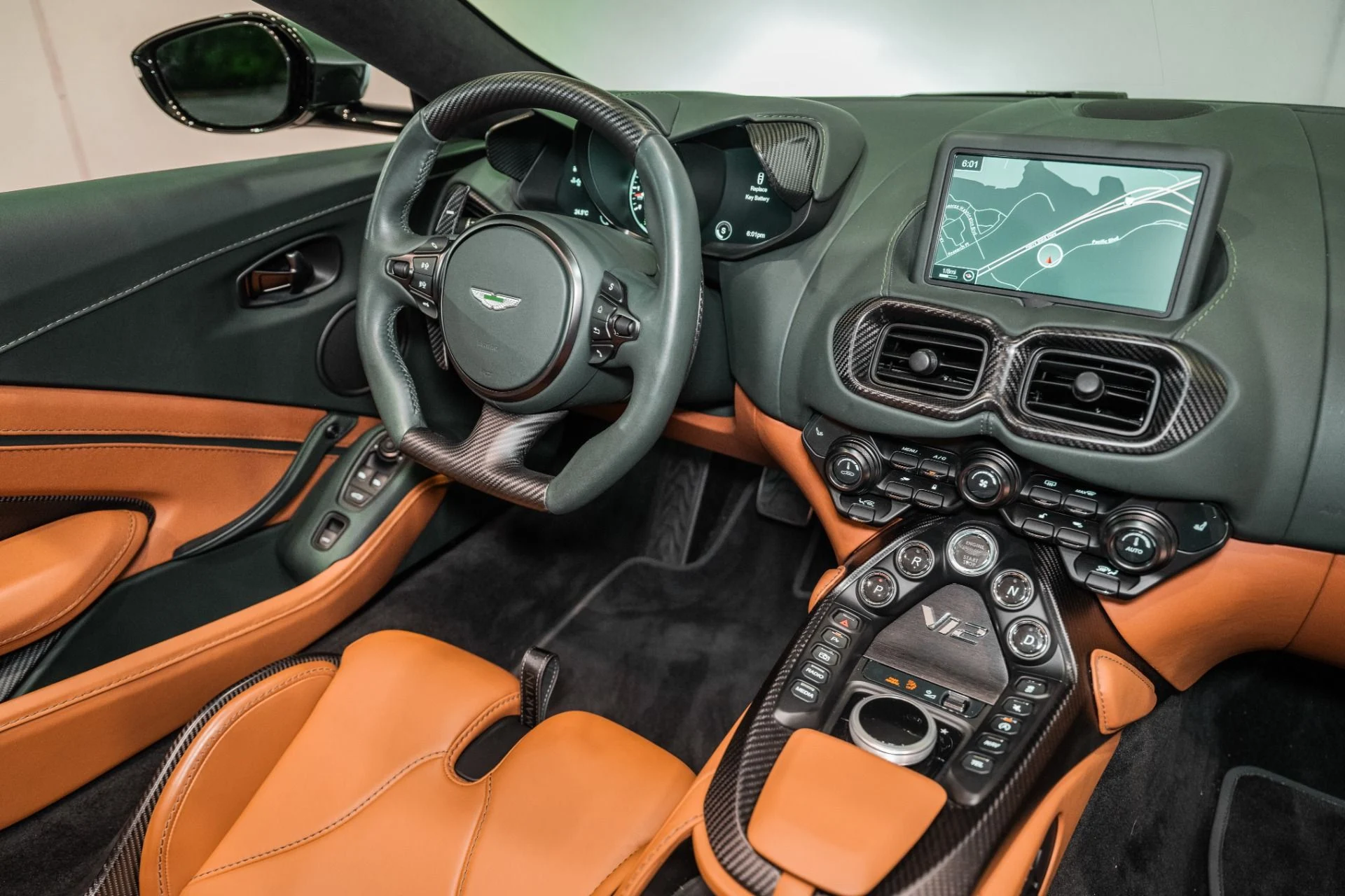 mph016_1499164641_Used_2023_Aston_Martin_Vantage_V12_1787760014_eacd593a24