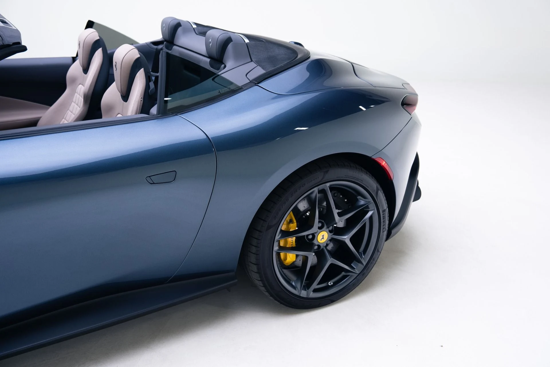 mph016_1501212240_Used_2025_Ferrari_Roma_Spider_1767891799_9ca4a1ba29