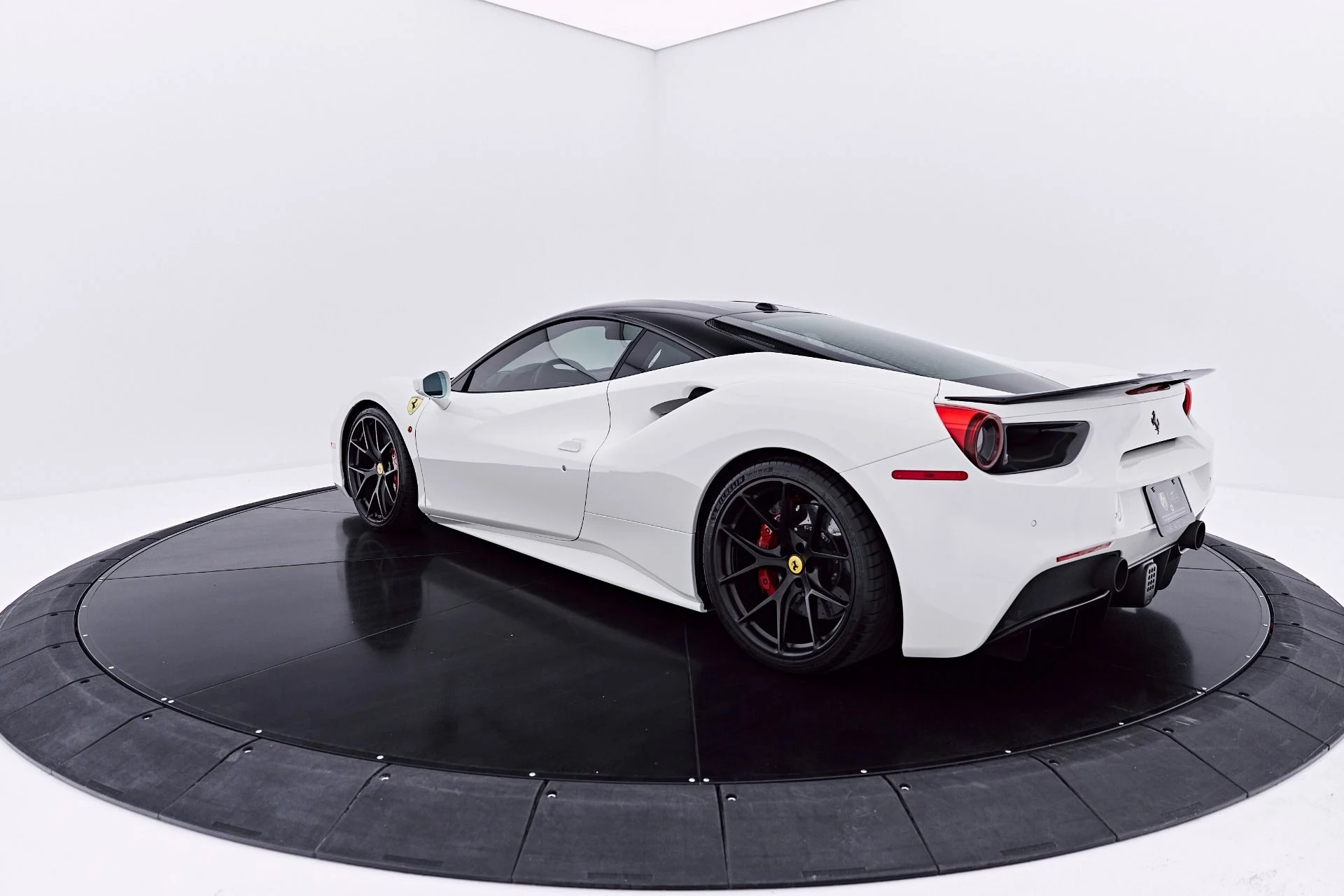 mph016_1504402288_Used_2018_Ferrari_488_GTB_Base_1782869684_0520db92d8