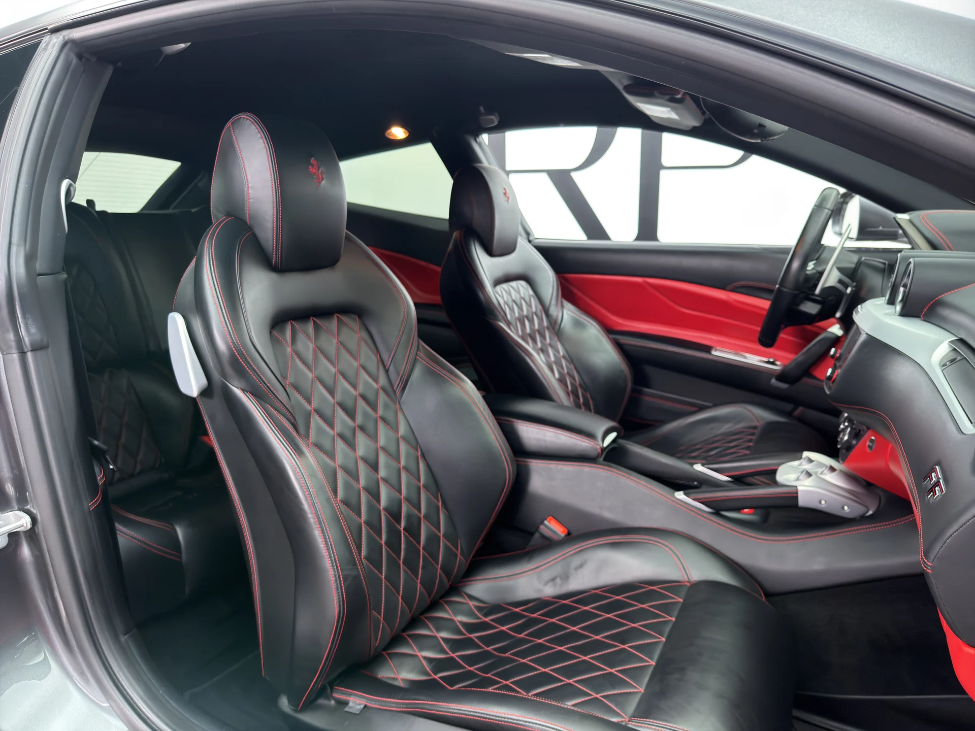 mph016_150642573_RPQ_3836_interior_004_a3cc0b8f99