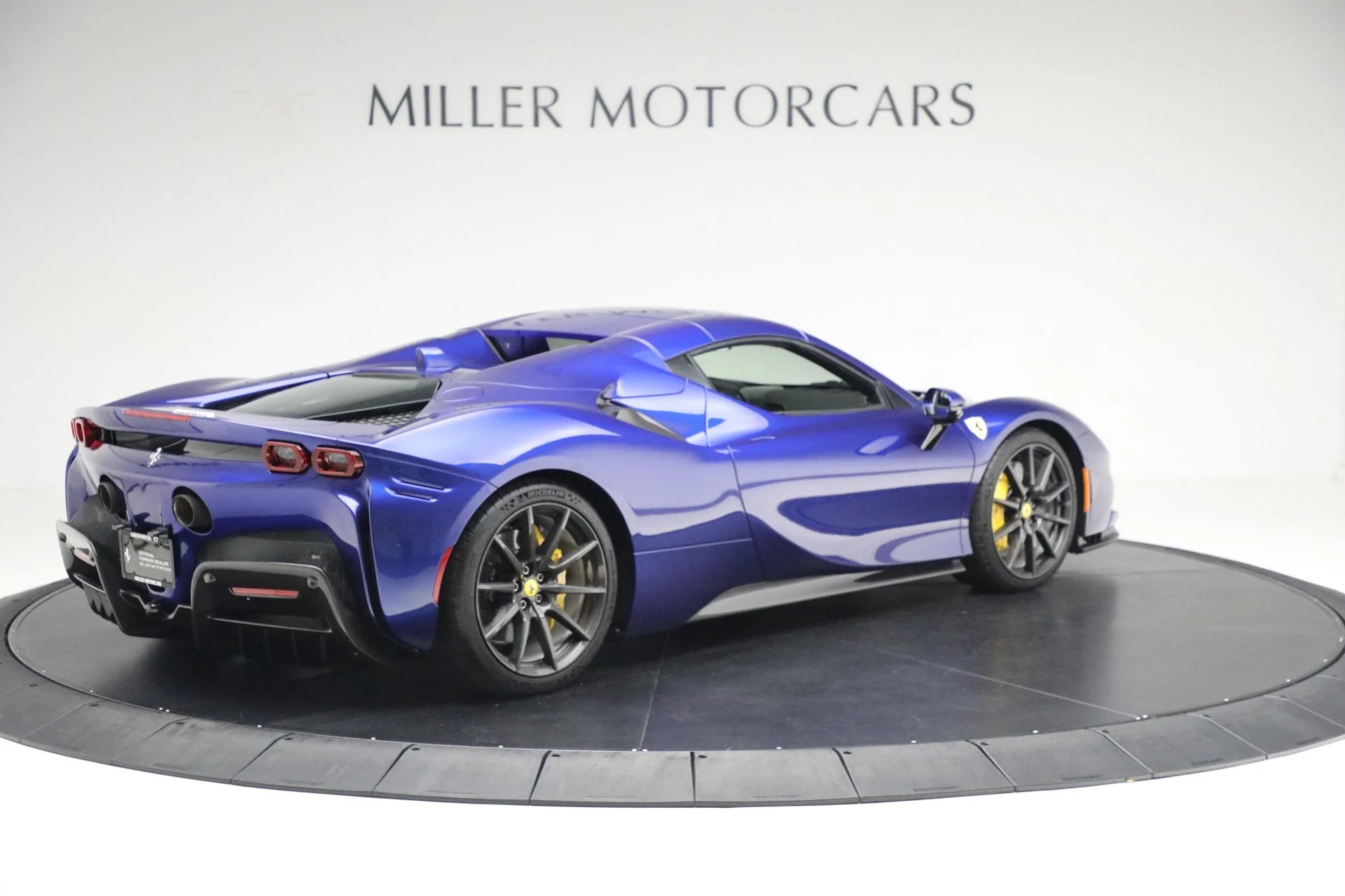 mph016_1507748231_Used_2022_Ferrari_SF_90_Spider_1af2c3df5c