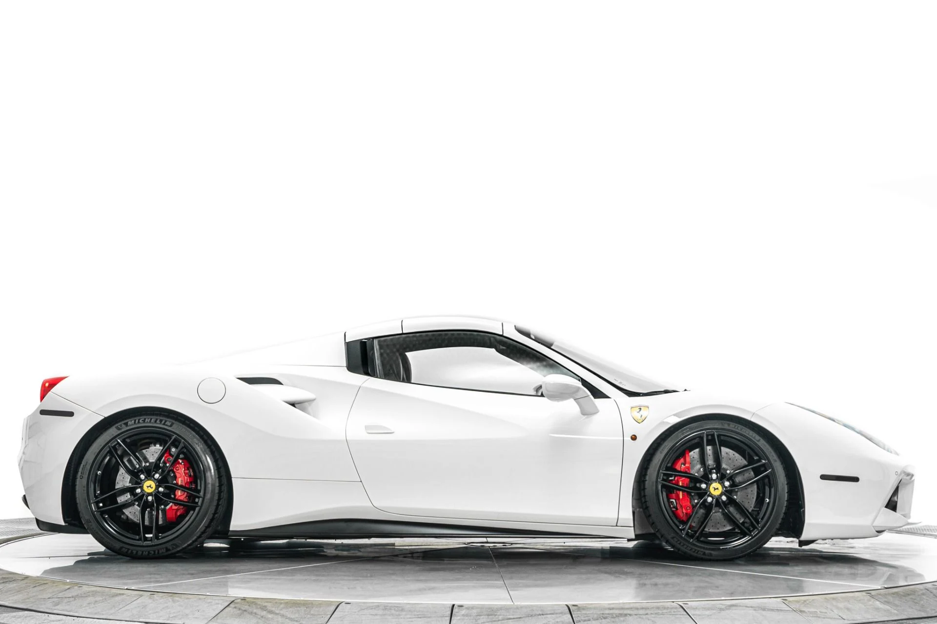 mph016_1514493202_Used_2018_Ferrari_488_Spider_1783615982_4404d6880b