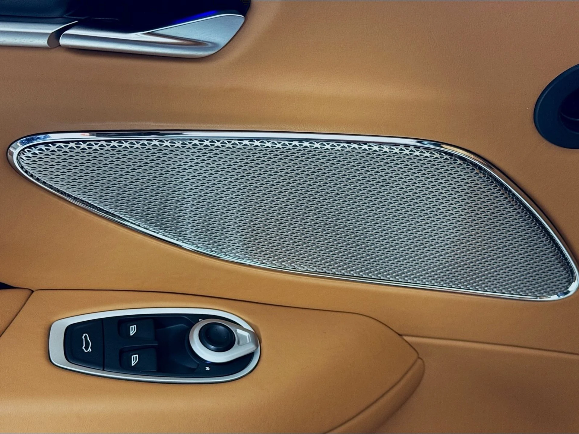 mph016_1522271844_a13437188d8c0373c90f36c8ace6cb51x_a5411f9cd8