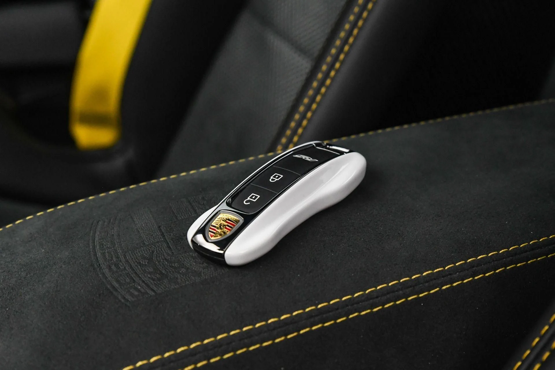 mph016_1523472298_Used_2025_Porsche_911_GT_3_RS_1757454210_8a73898704