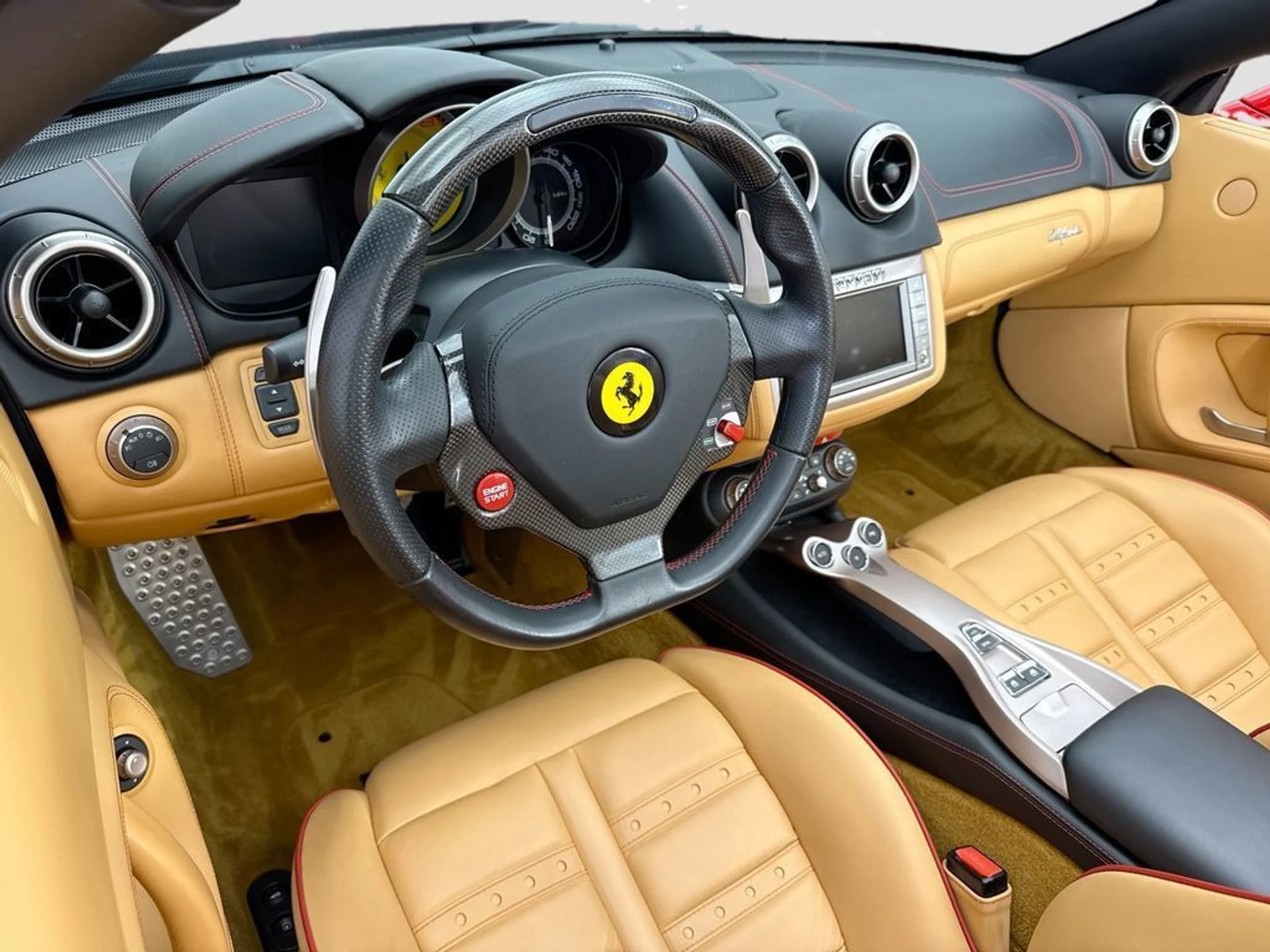 mph016_1527047414_used_2014_ferrari_california_2drconvertible_8119_22996020_17_1024_fe2f203e4b
