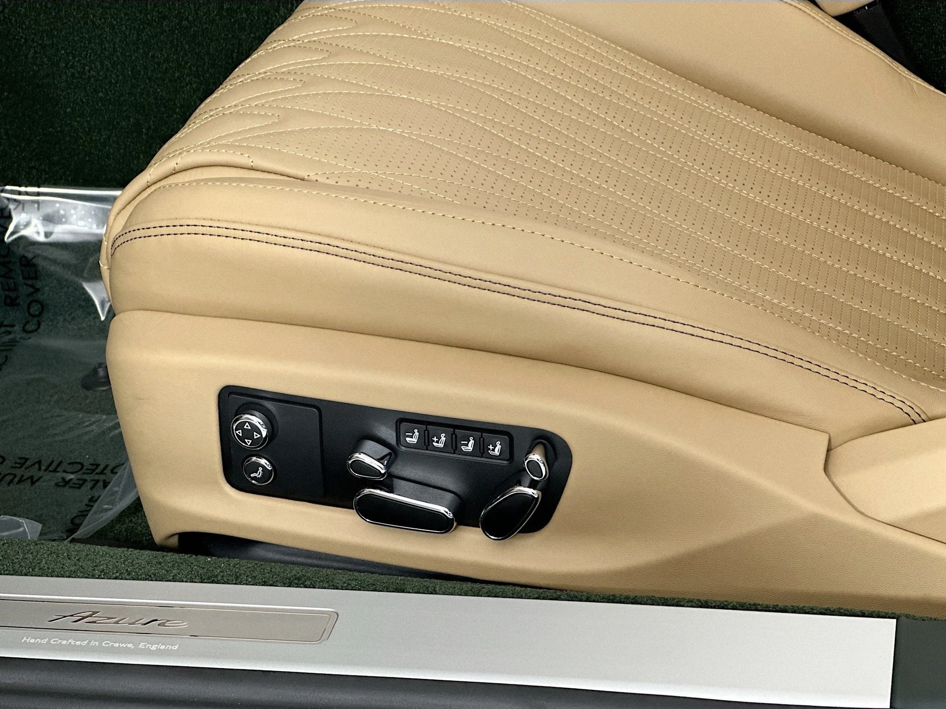 mph016_152752807_17_e12f2bd25f