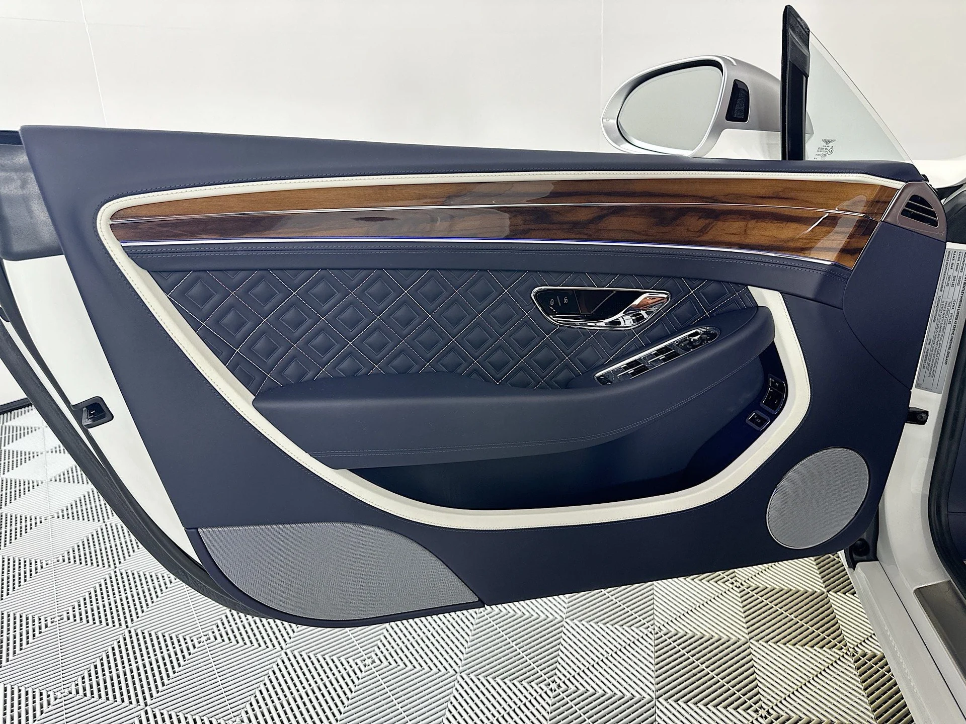 mph016_1532412372_17_40d0e3e86a