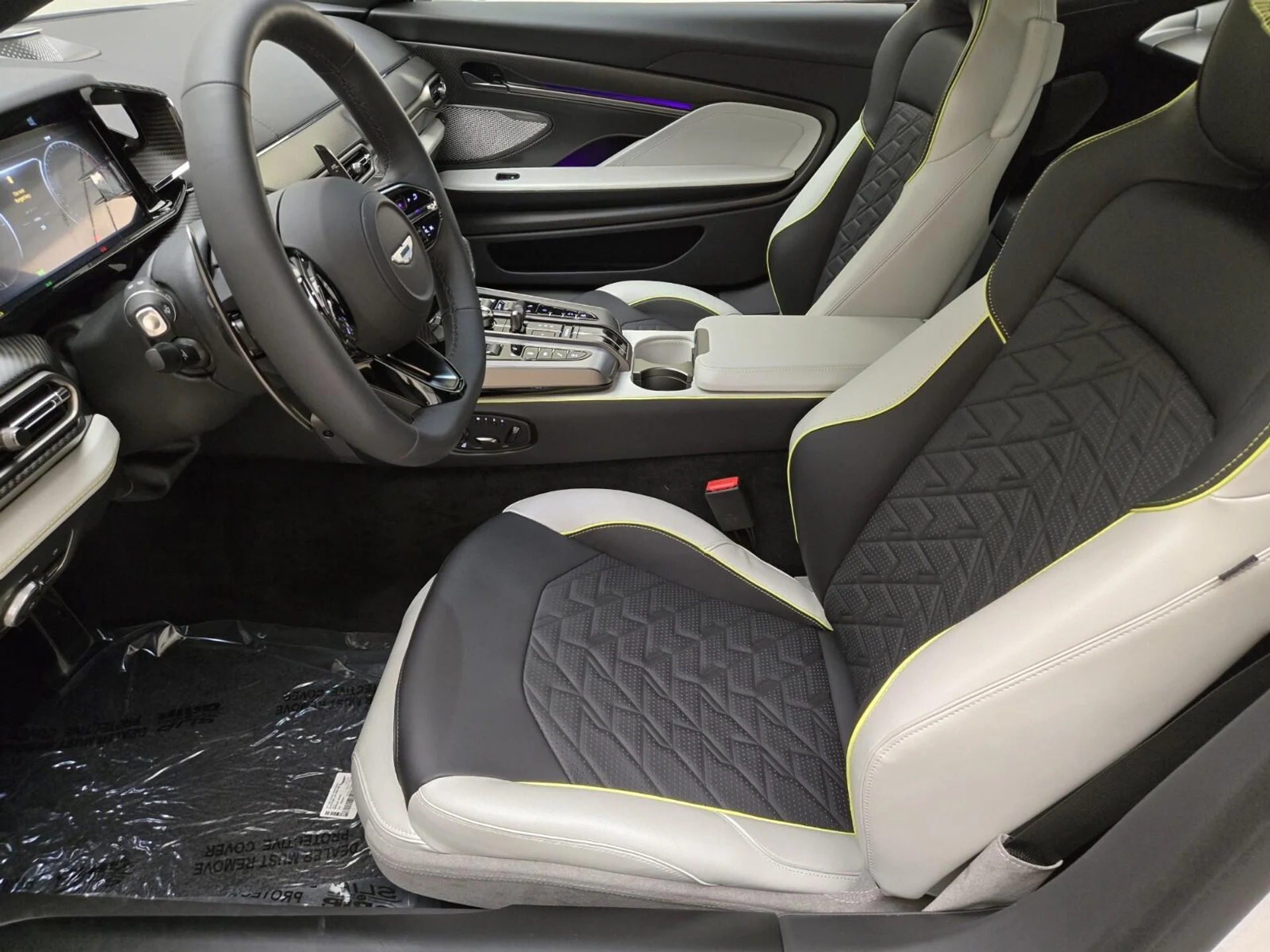 mph016_1535157486_New_2025_Aston_Martin_Vanquish_V12_1742812621_9357245276