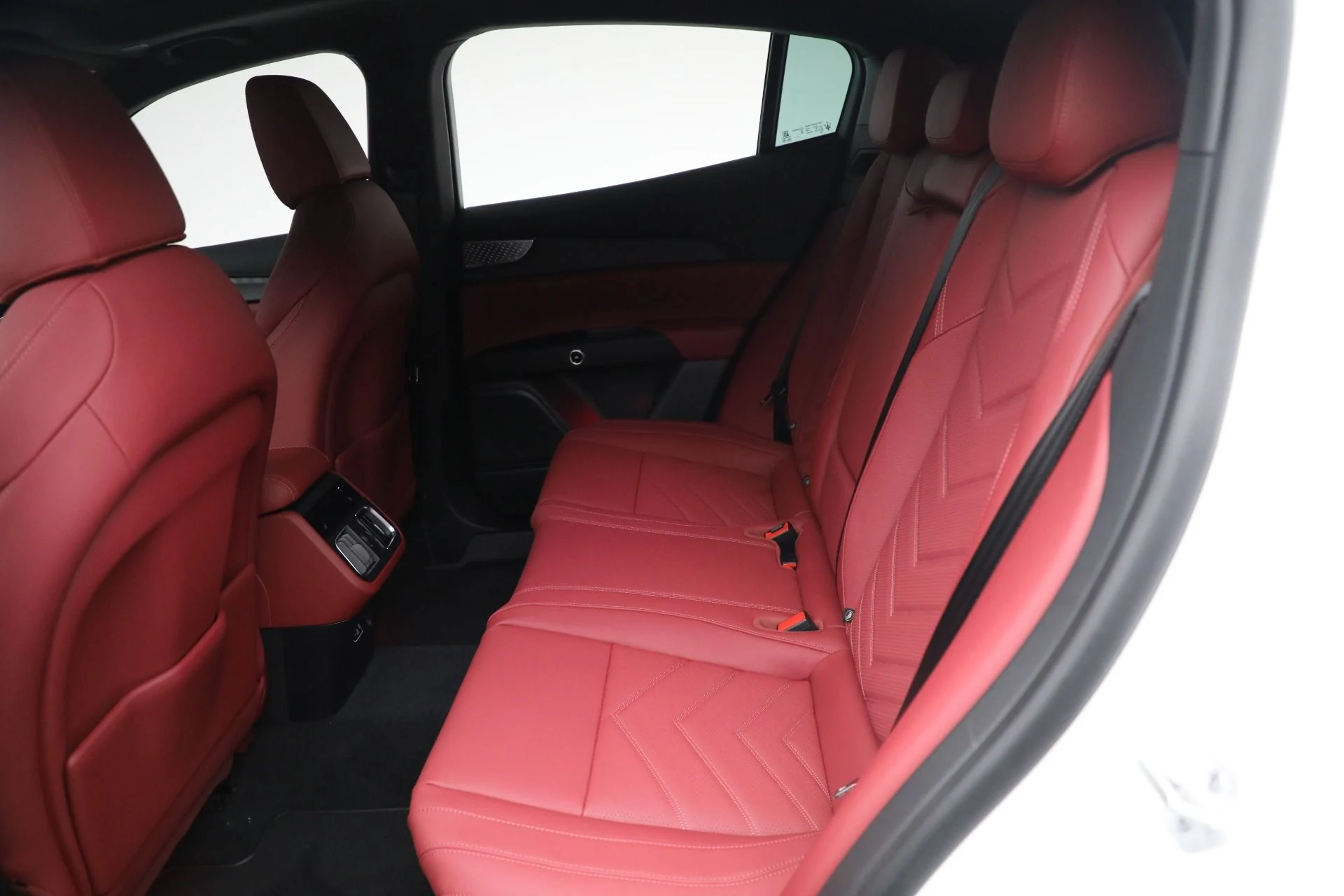 mph016_1535825966_New_2025_Maserati_Grecale_c37fd6f8d9