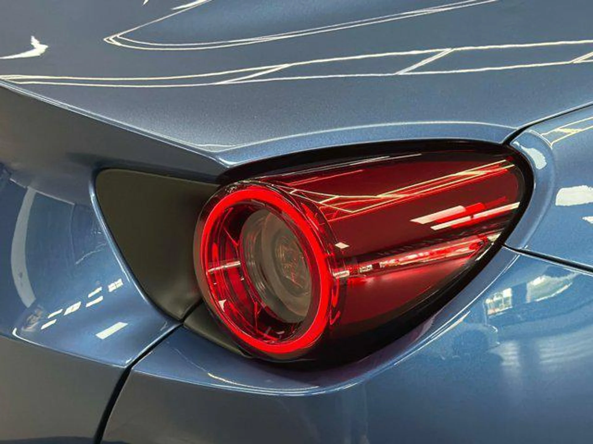 mph016_1536653346_v_Efjij_D8_Ax_Np_W7wht_Fo_m_GNU_0_Rs_af1a2111bf