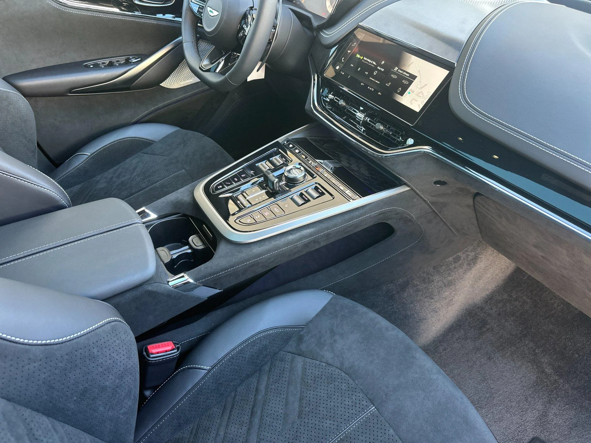 mph016_1541065279_New_2026_Aston_Martin_DBX_S_1790736472_e3ea1848a0