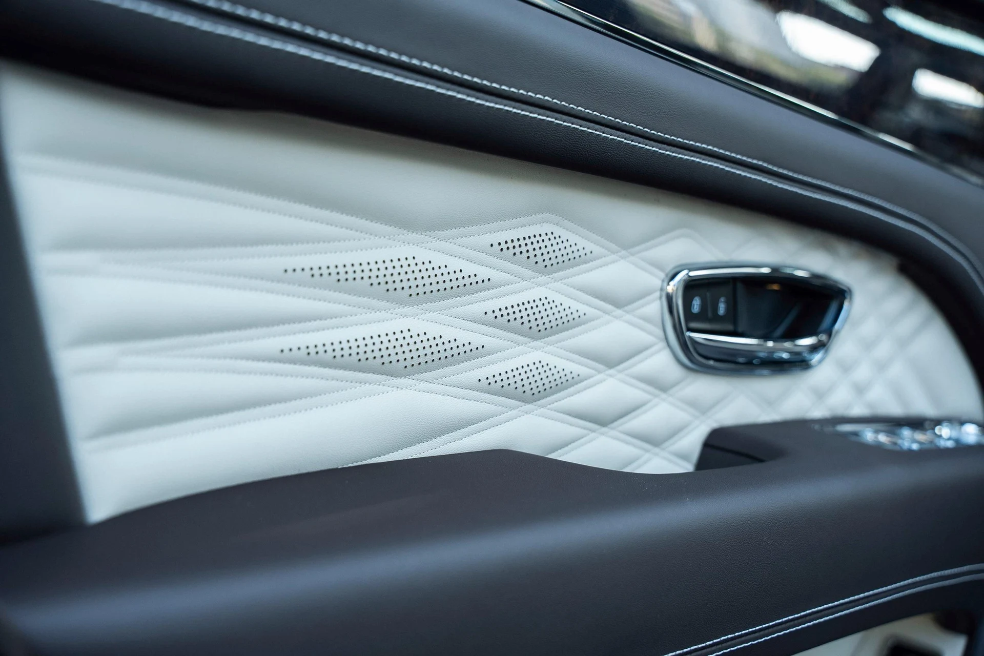 mph016_1544781292_470962090_69063caaca1ae070f76ad702_ee82530327