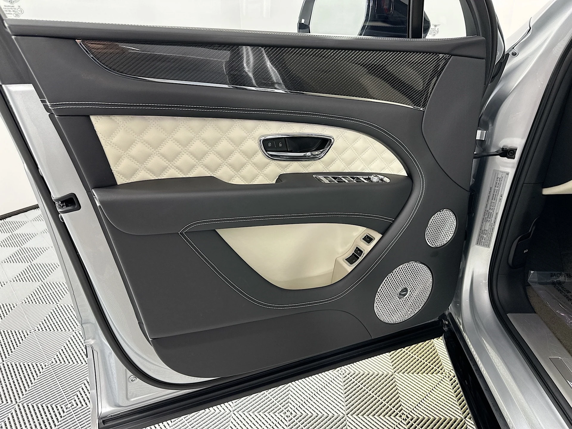 mph016_1547044311_17_3015b42073