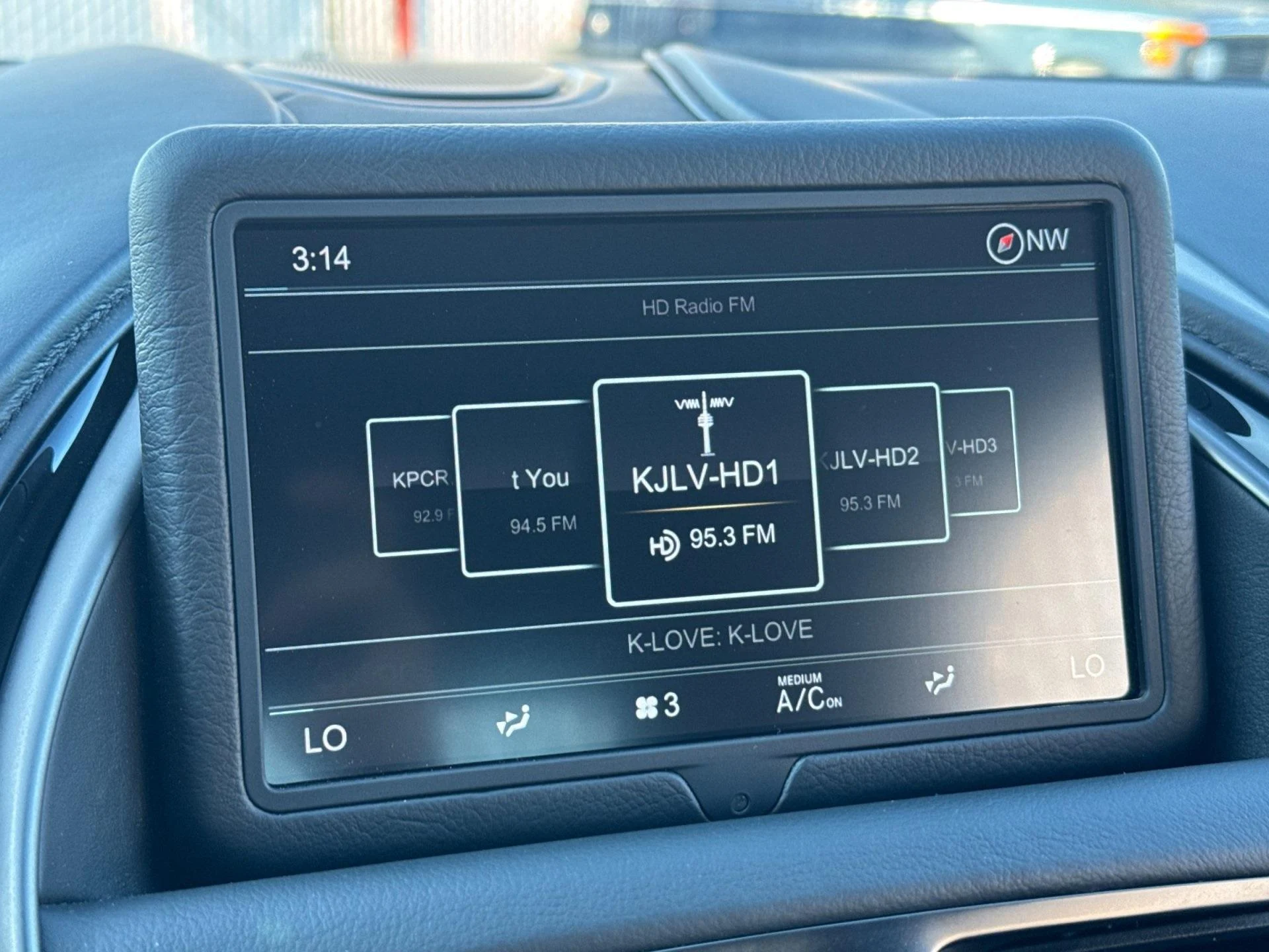 mph016_1550555202_Used_2020_Aston_Martin_DBS_Superleggera_1771063953_10356ce395