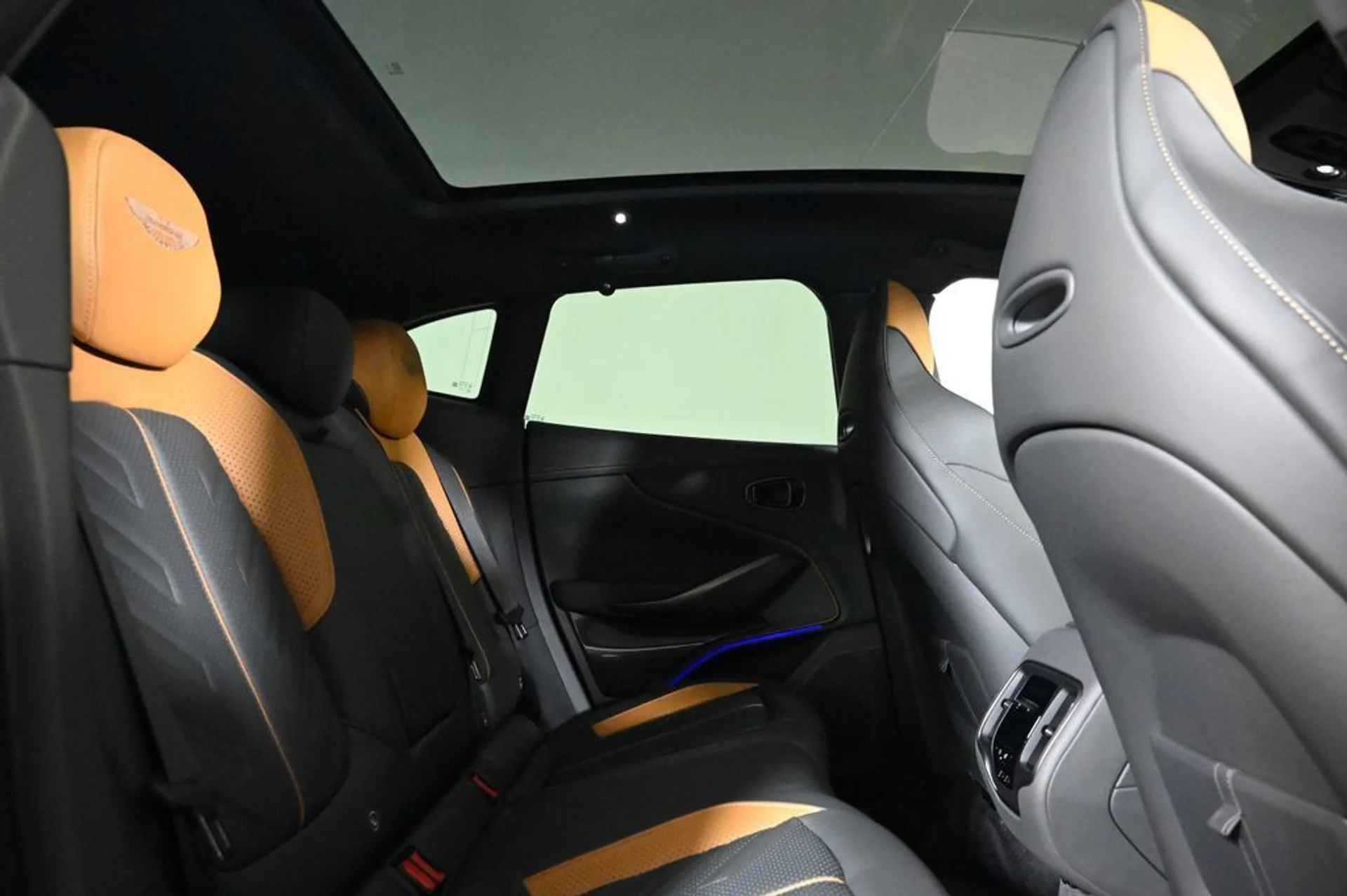 mph016_1552110860_new_2026_aston_martin_dbx_sawd_11350_23029728_17_1024_c0507d4015
