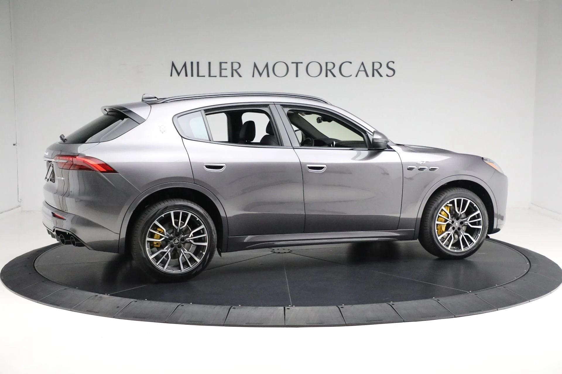 mph016_1558559321_New_2024_Maserati_Grecale_GT_4198eba0f7