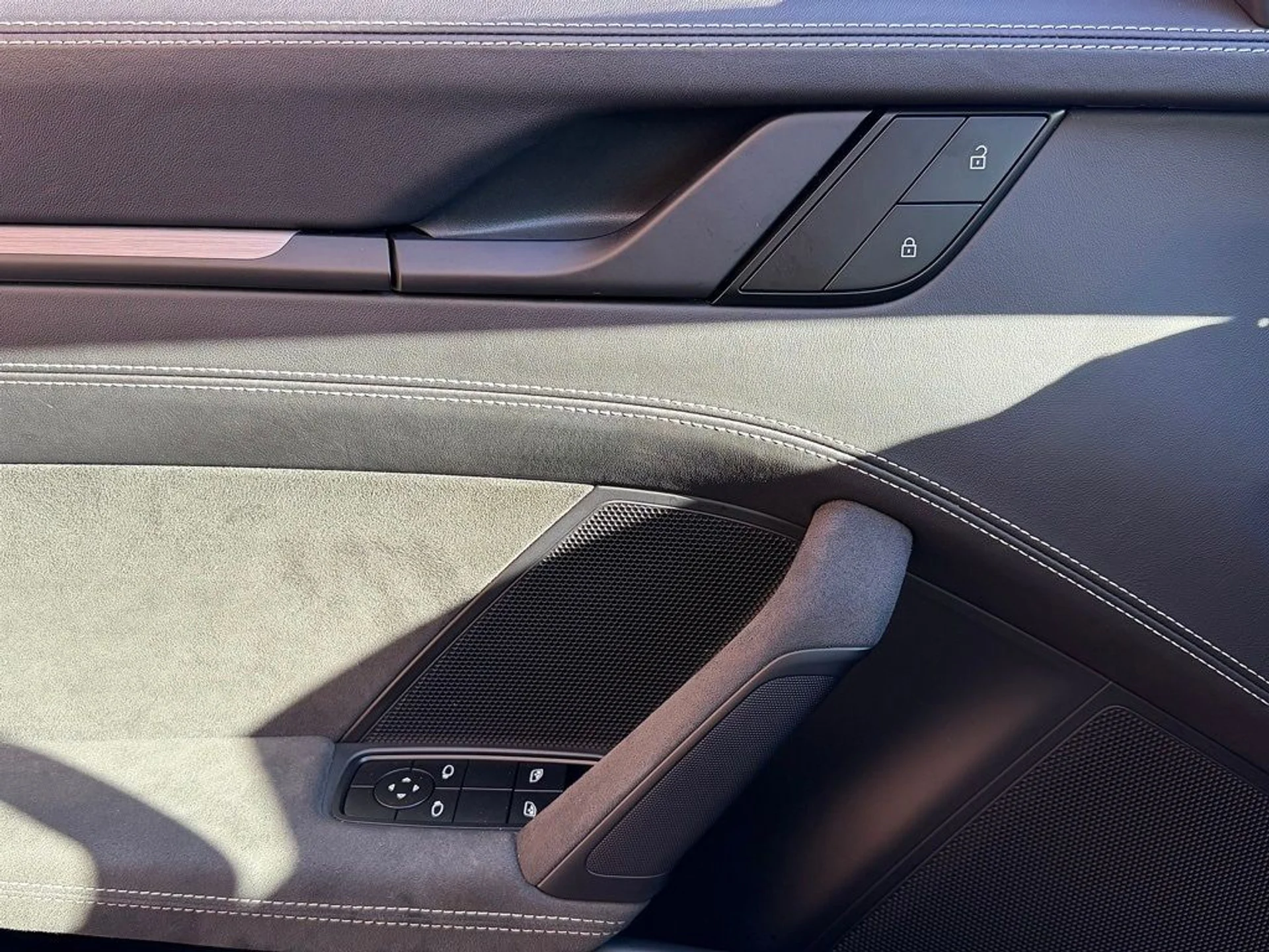 mph016_1559835733_db2c980f5250450ef7e7f18e4e4db41dx_019af7a18b