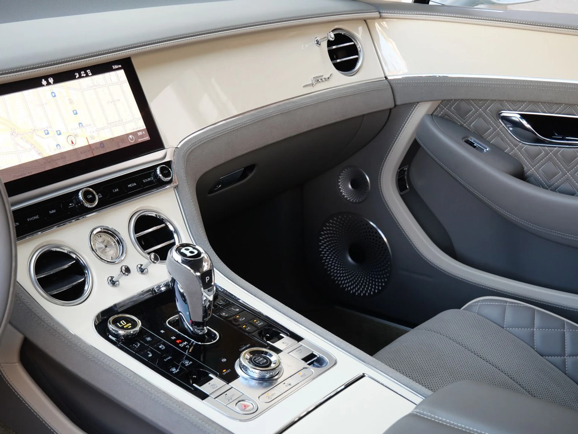 mph016_1560300793_72690f1233d00b72f33933c5f134b851x_f0f6c0fb0d