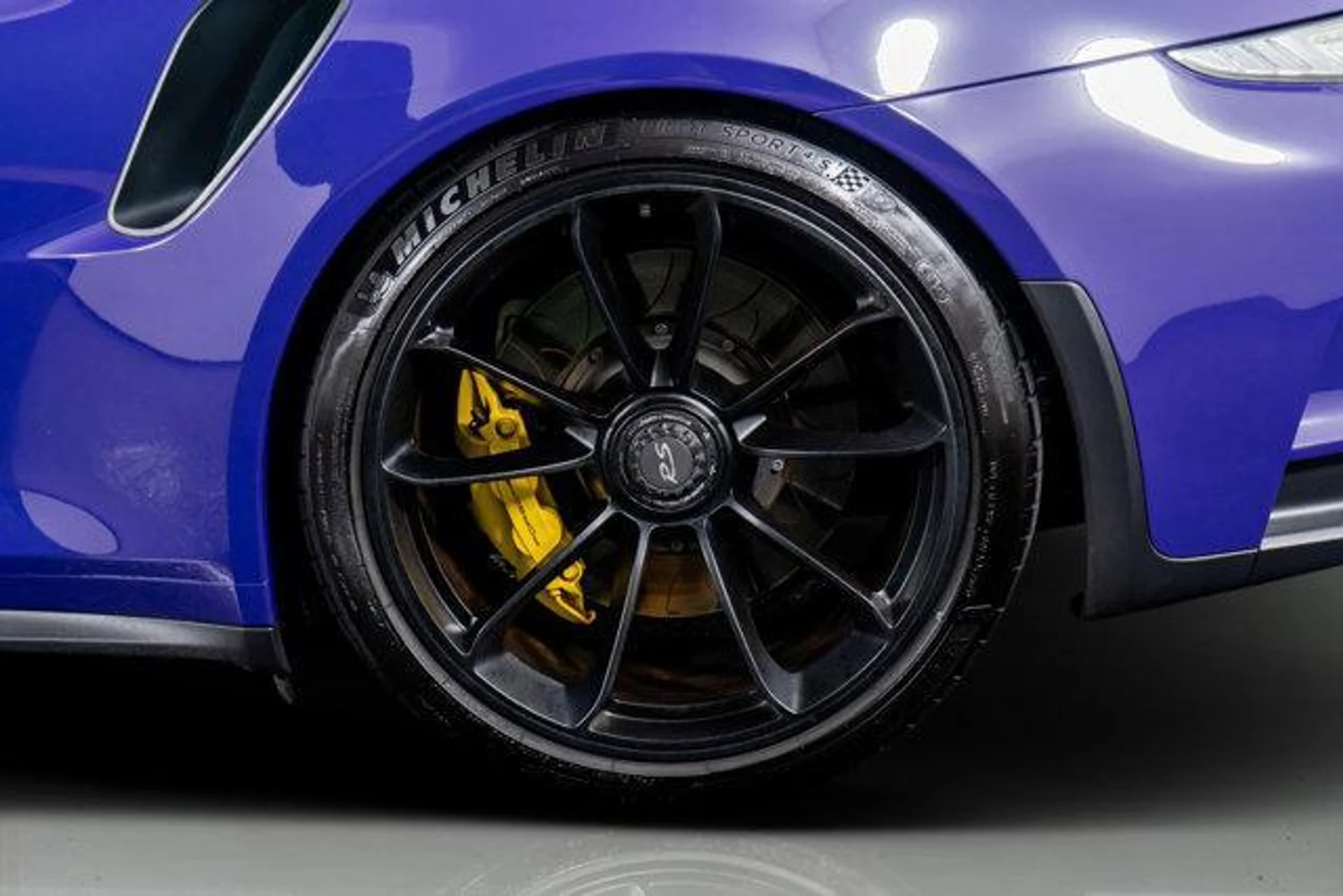 mph016_1563514566_n_Gmdf_C_Gx_I55v_O_Hg_Llh_AX_Gs58_E6_A_e0e0c3b840