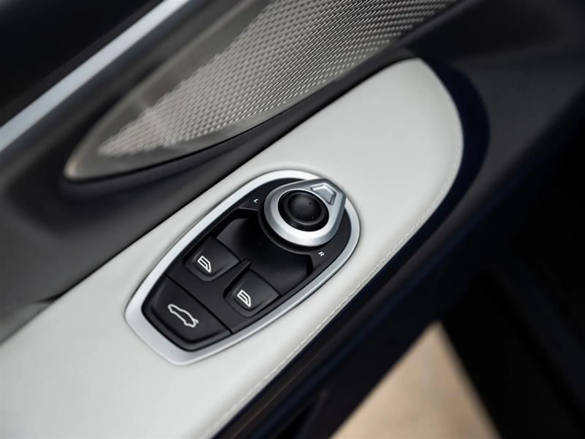 mph016_1565531952_hxt1tpt4_ef15d6b397