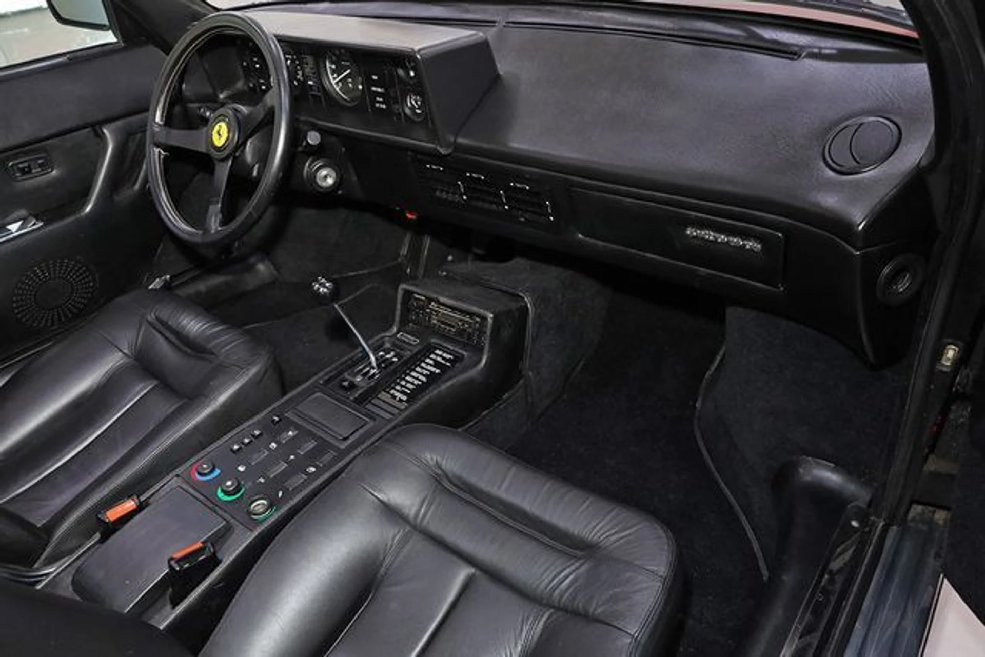 mph016_157082685_used_1985_ferrari_mondial_quattrovalvolecabriolet_6305_21342573_21_640_f389d9d028