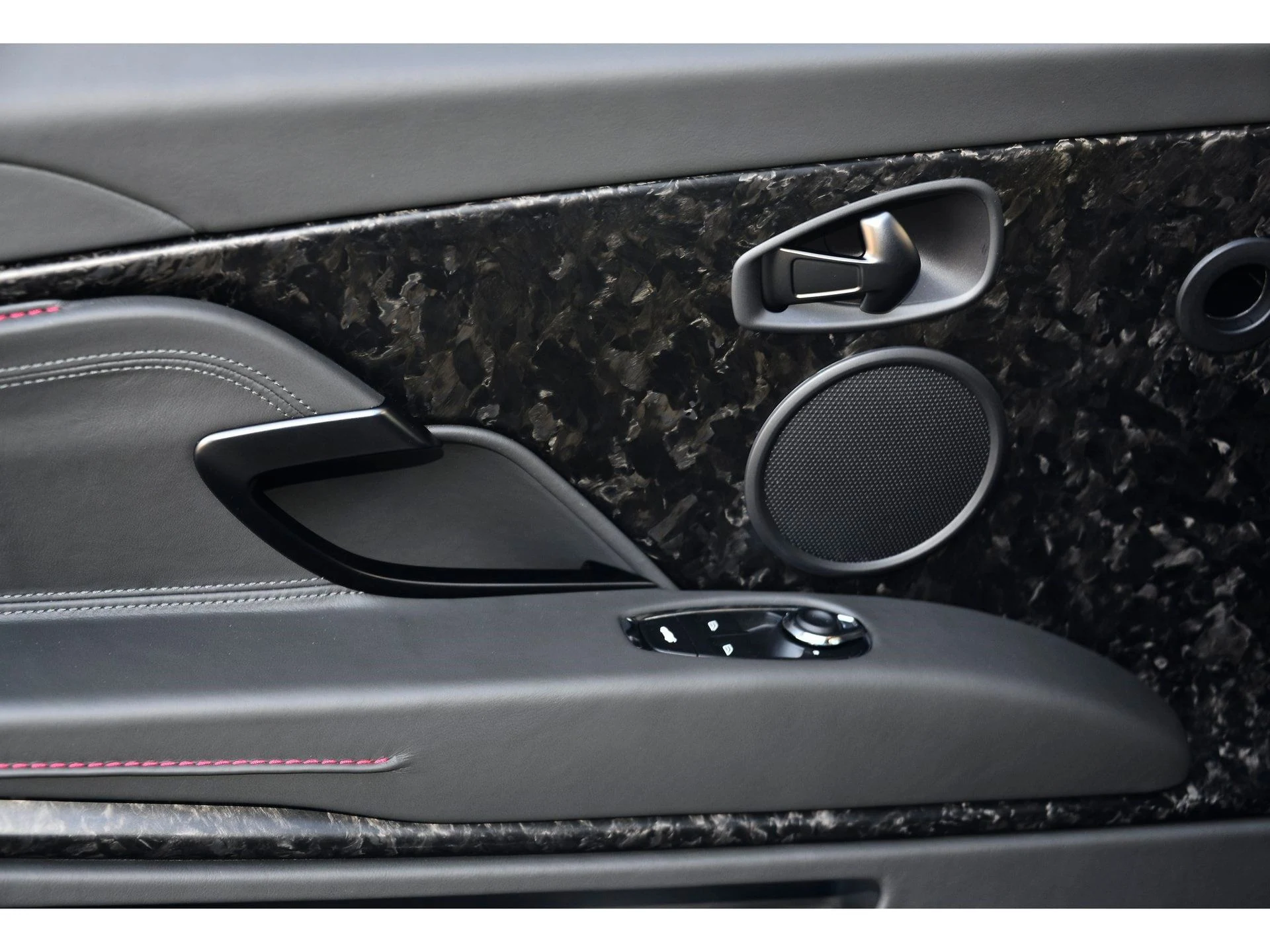 mph016_1572944940_b12f8ac8aee34afdd8779149adf60656x_6dbdb574b1