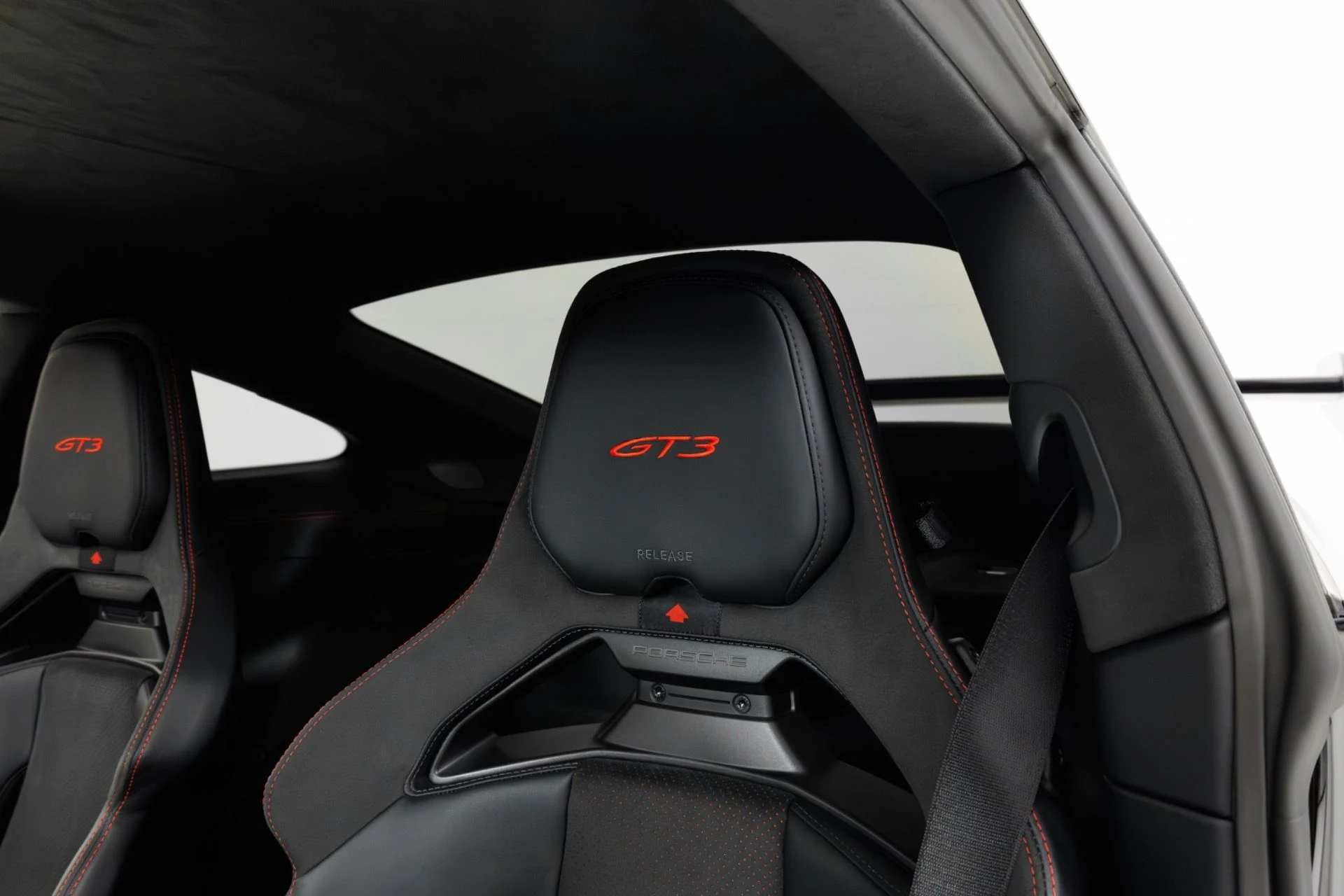 mph016_1574940009_Used_2025_Porsche_911_GT_3_1777071828_f7120d09fe