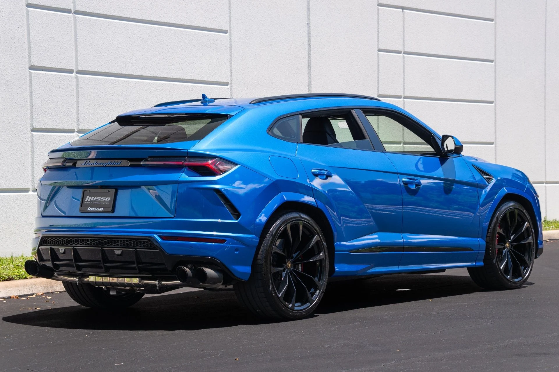 mph016_158294683_Used_2019_Lamborghini_Urus_1781242066_953fb43452