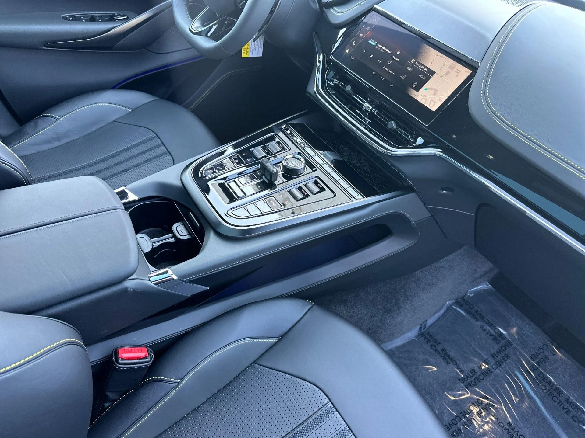 mph016_158552454_New_2025_Aston_Martin_DBX_707_1758896237_76cd4161a6