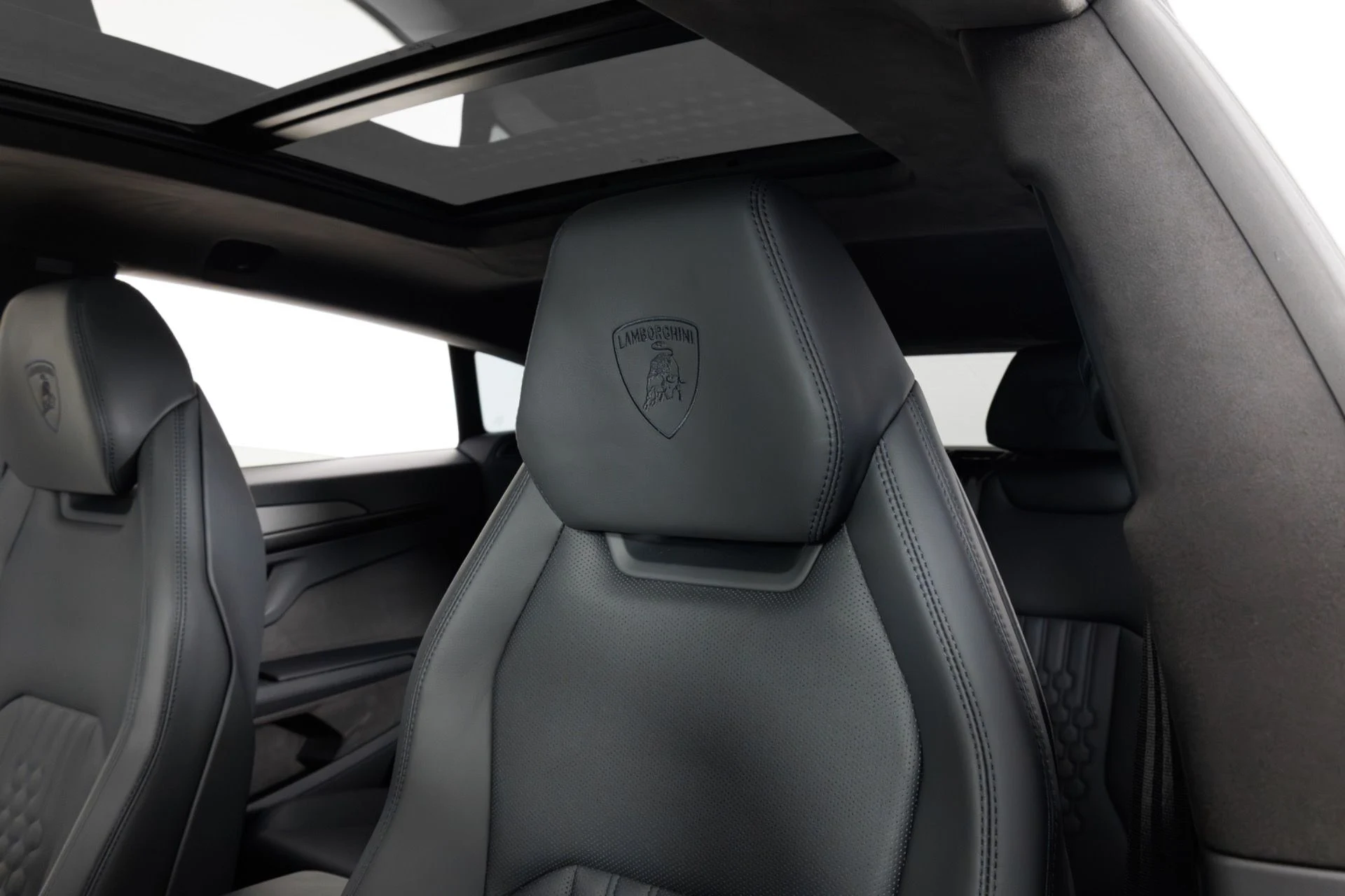 mph016_1599092088_Used_2025_Lamborghini_Urus_SE_1779304702_76ef8984ec