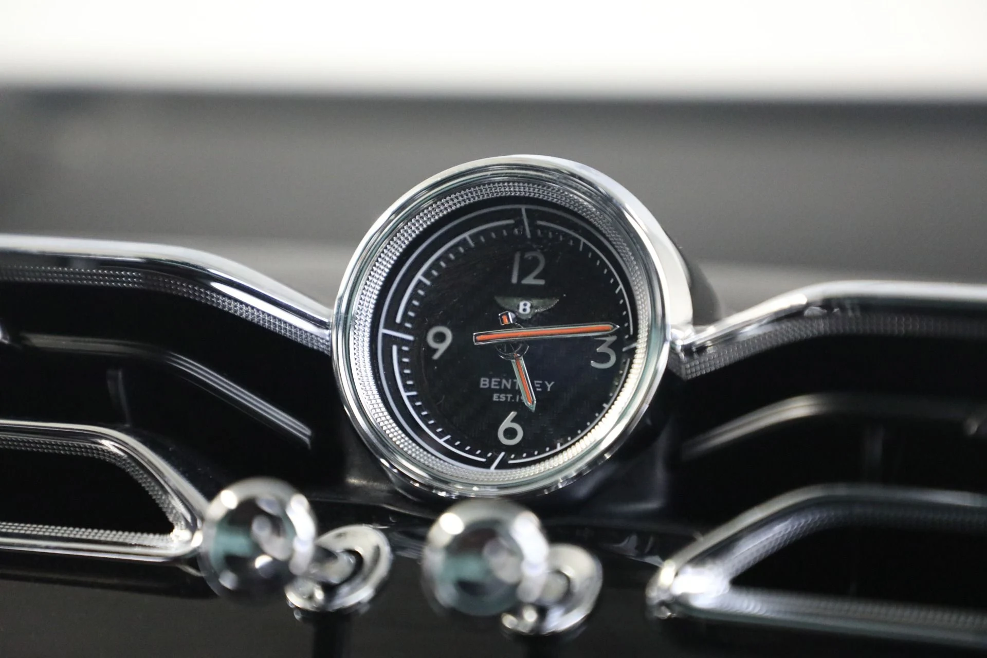 mph016_160020303_Used_2021_Bentley_Bentayga_V8_1770336382_65f0bfe03e