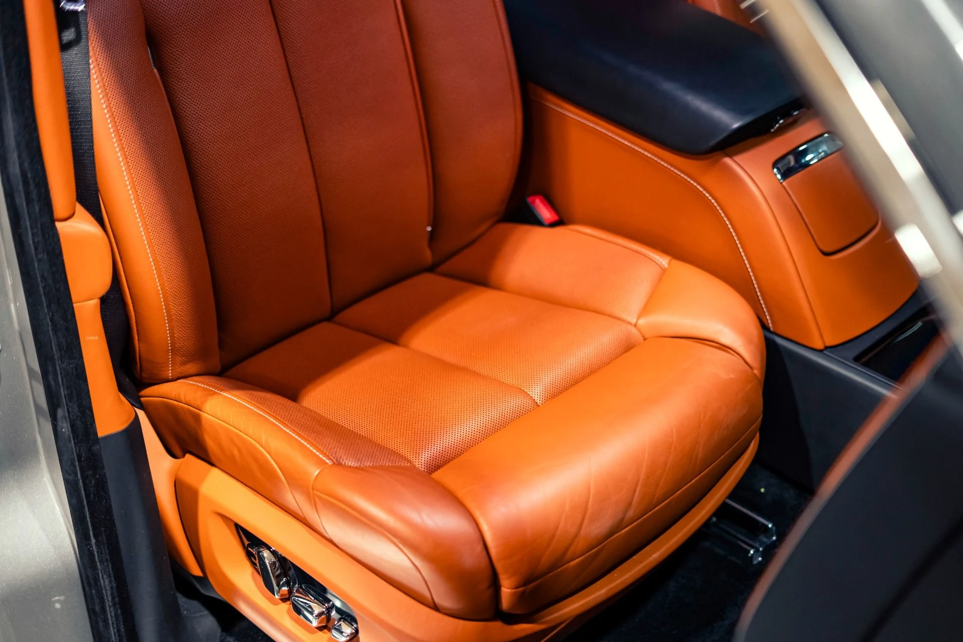 mph016_1605041166_Used_2018_Rolls_Royce_Phantom_Mansory_Edition_1780351839_07d47c29df