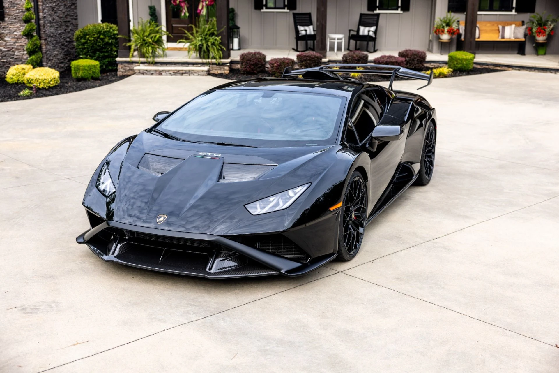 mph016_1608782250_Used_2021_Lamborghini_Huracan_STO_1781723231_29bc78fb69