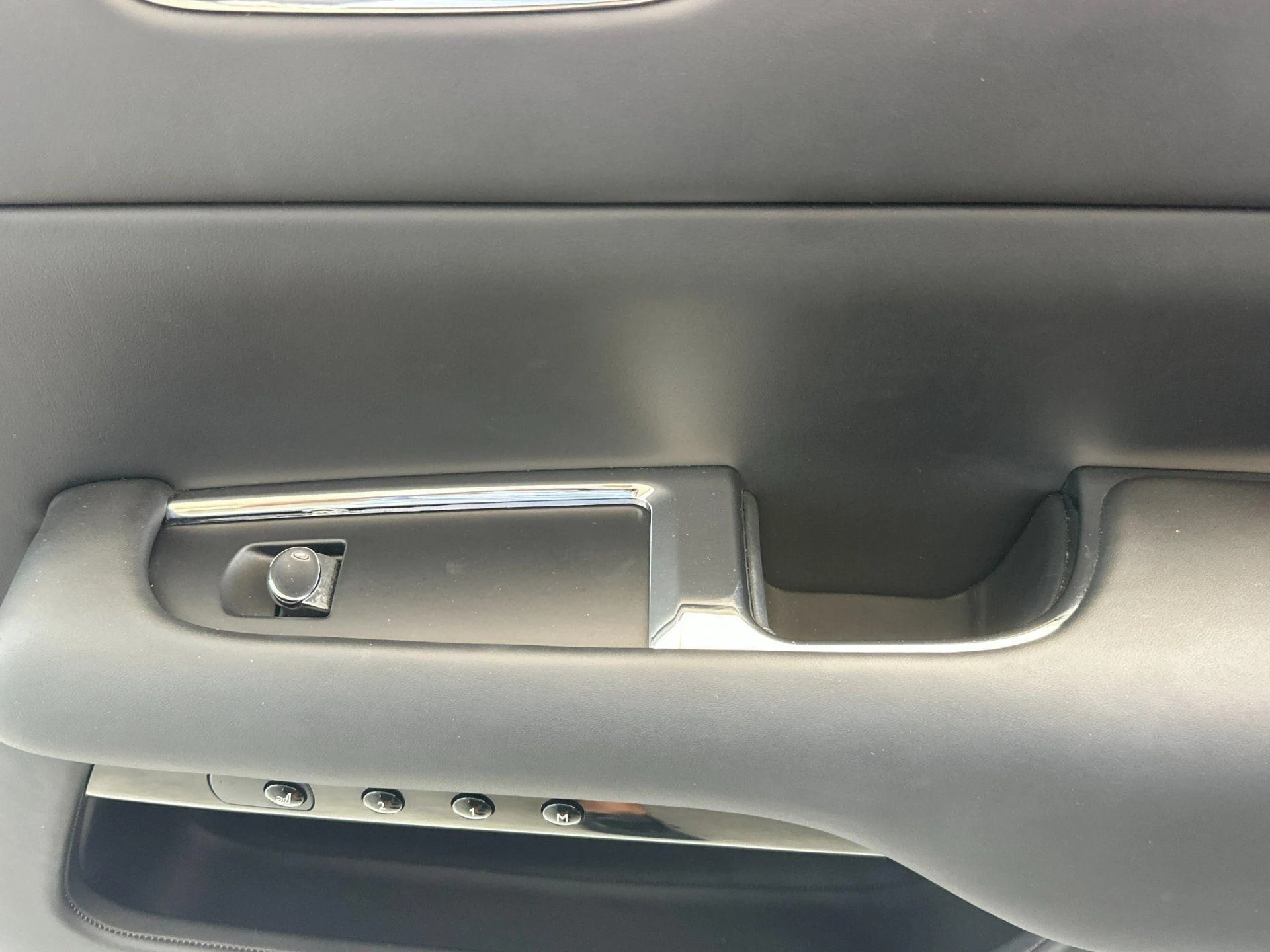mph016_1610837599_Used_2019_Rolls_Royce_Dawn_1781948322_006332acef