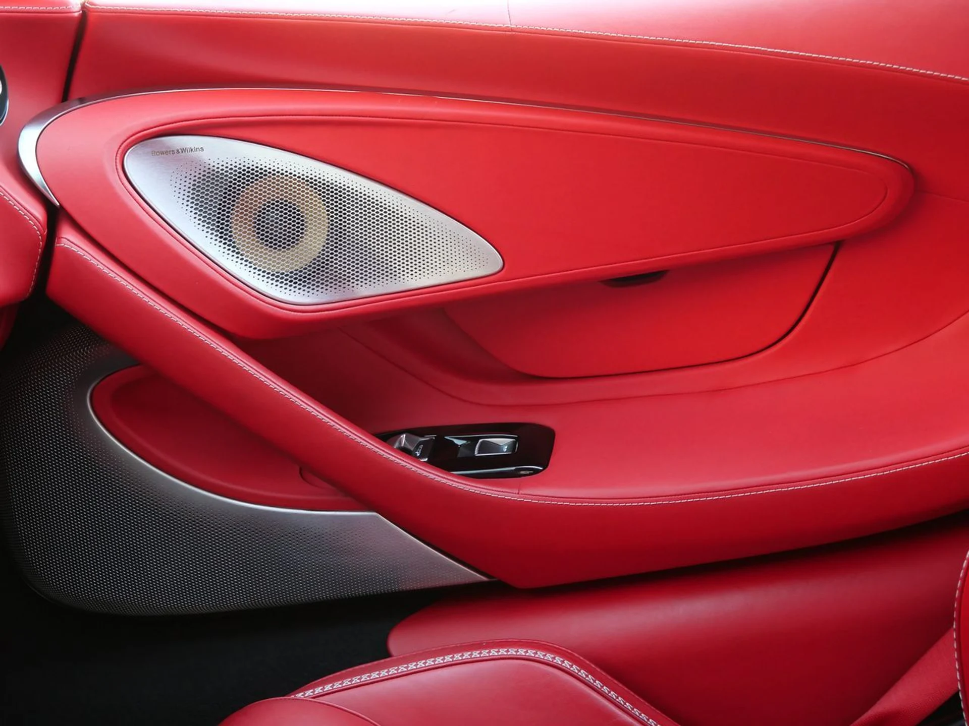 mph016_1615324751_6b2628ce0bf74b7944fb66d356c2ebf4x_51cd29638a