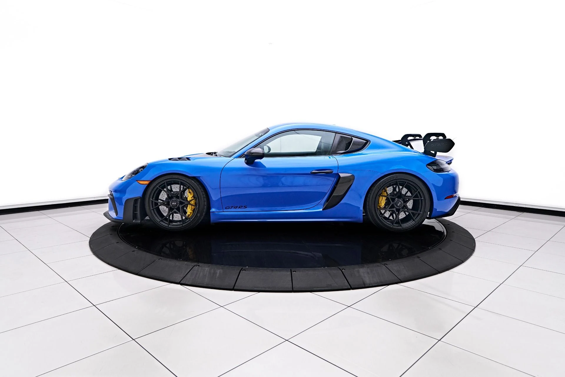 mph016_1615495614_Used_2024_Porsche_718_Cayman_GT_4_RS_1757637879_f1c42f3fe0