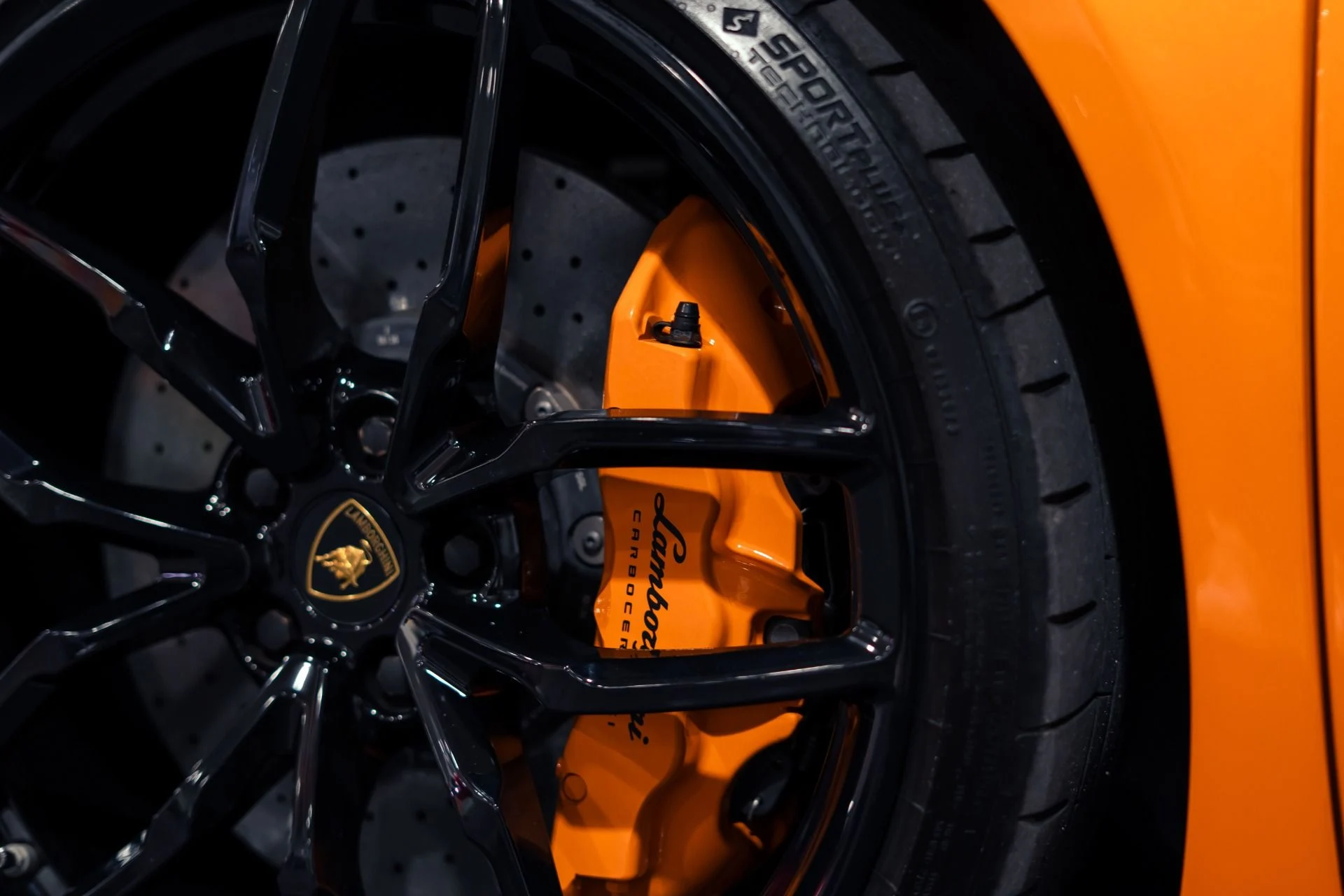 mph016_1619421774_Used_2017_Lamborghini_Huracan_LP_610_4_Spyder_1780761018_05084c9725