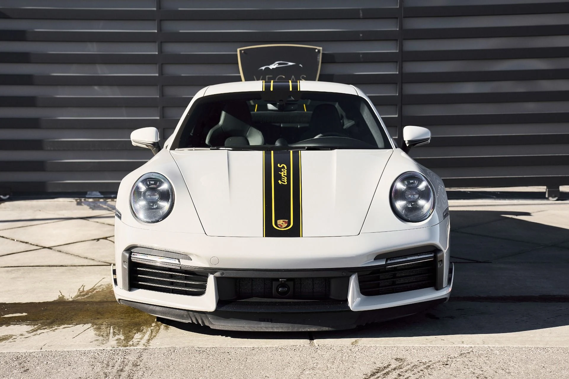 mph016_1621456281_Used_2021_Porsche_911_Turbo_S_1765592909_a2de999aba