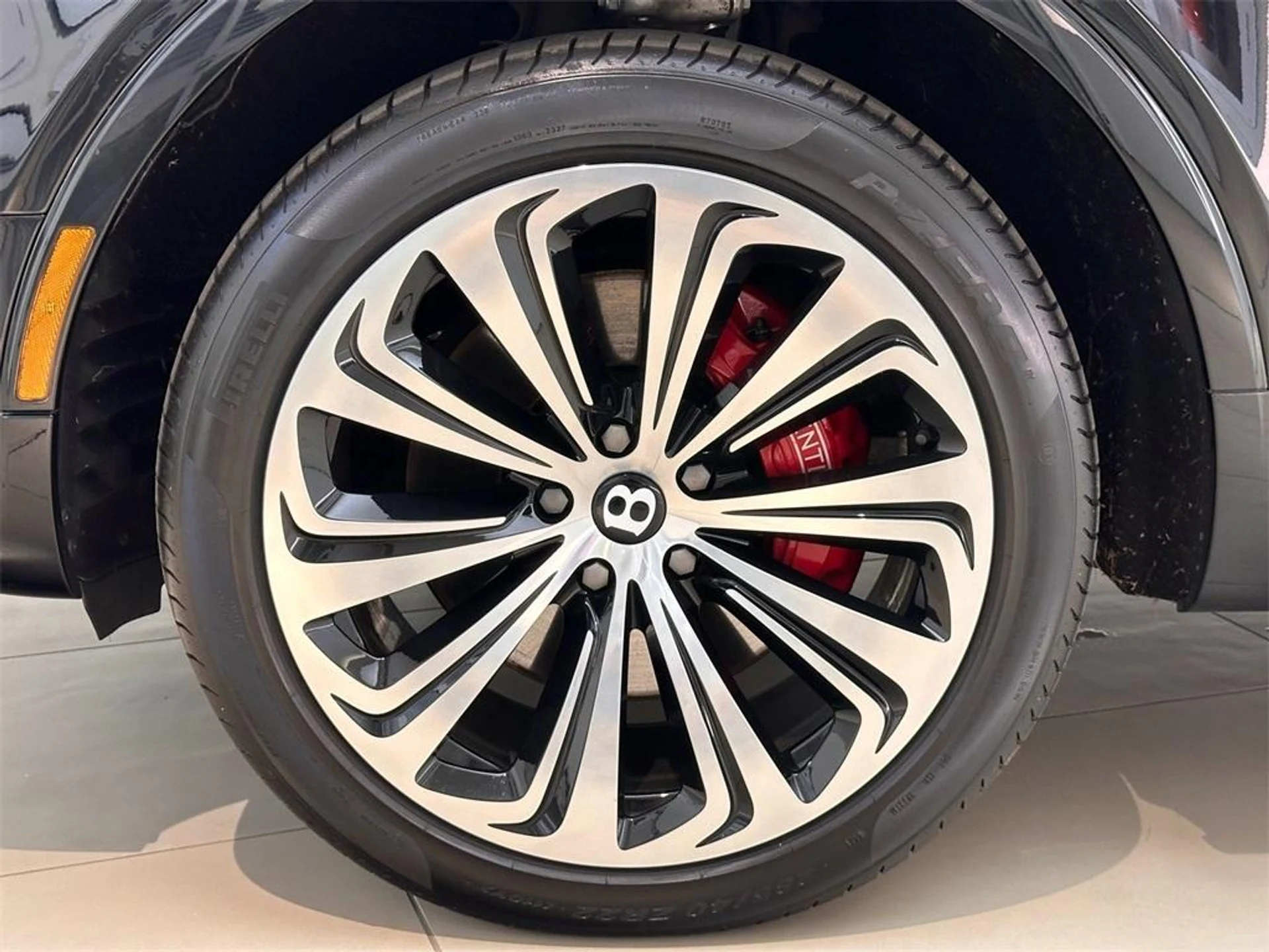 mph016_1621856120_Used_2021_Bentley_Bentayga_V8_1715724586_8203e401f5