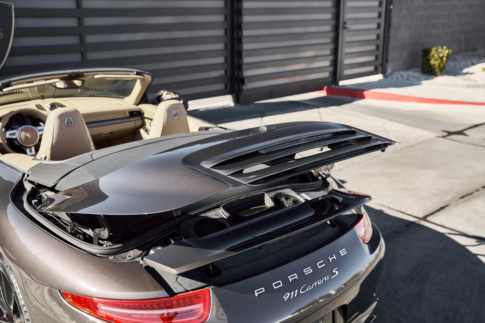 mph016_1629133355_Used_2015_Porsche_911_Carrera_S_1768869337_ce70226df3