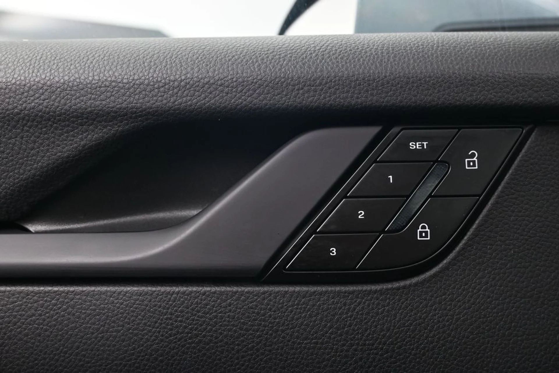 mph016_162972975_586b60d3c02e12addacc62b364552fabx_73f410c849