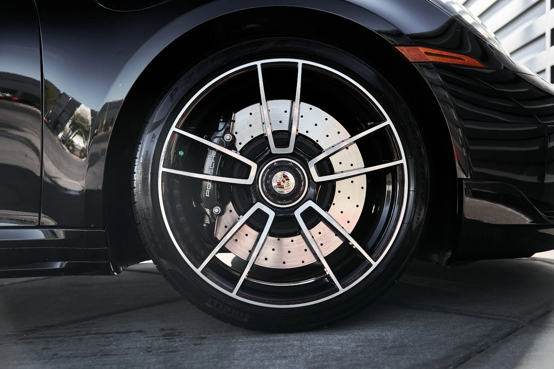 mph016_1635046781_Used_2024_Porsche_911_Turbo_1765937758_8521919f81