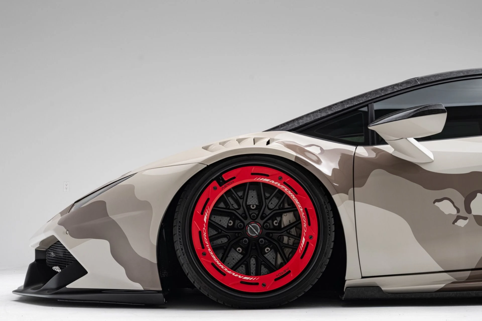 mph016_1641378208_Used_2015_Lamborghini_Huracan_LP_610_4_1777064628_cadcff3c84