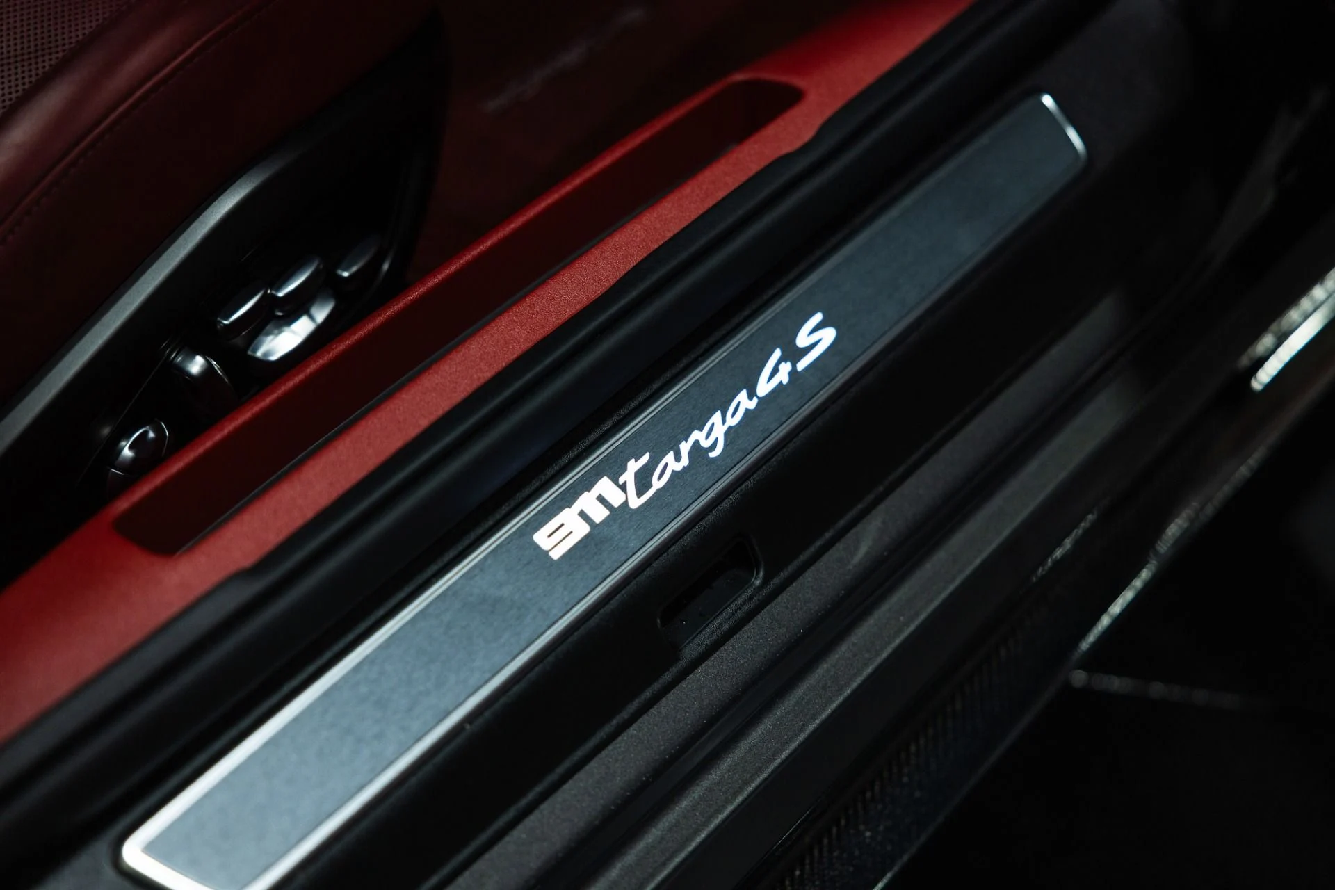 mph016_164621350_Used_2022_Porsche_911_Targa_4_S_1770782641_c5cf1f1032