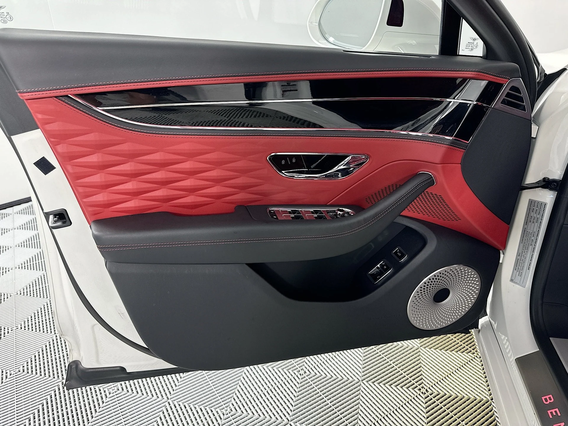 mph016_164763283_17_4c64a3b966